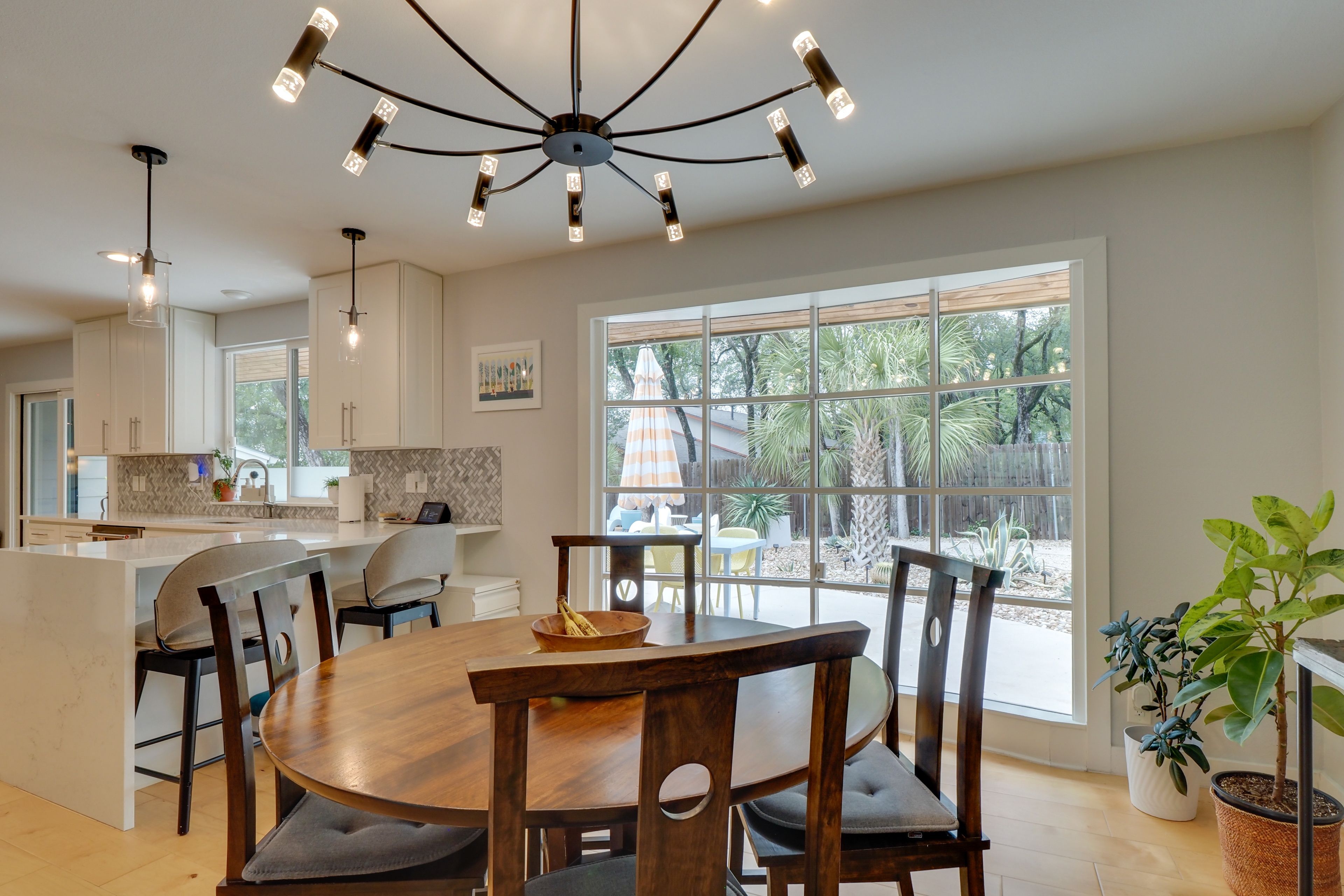 Dining Area | Dishware & Flatware