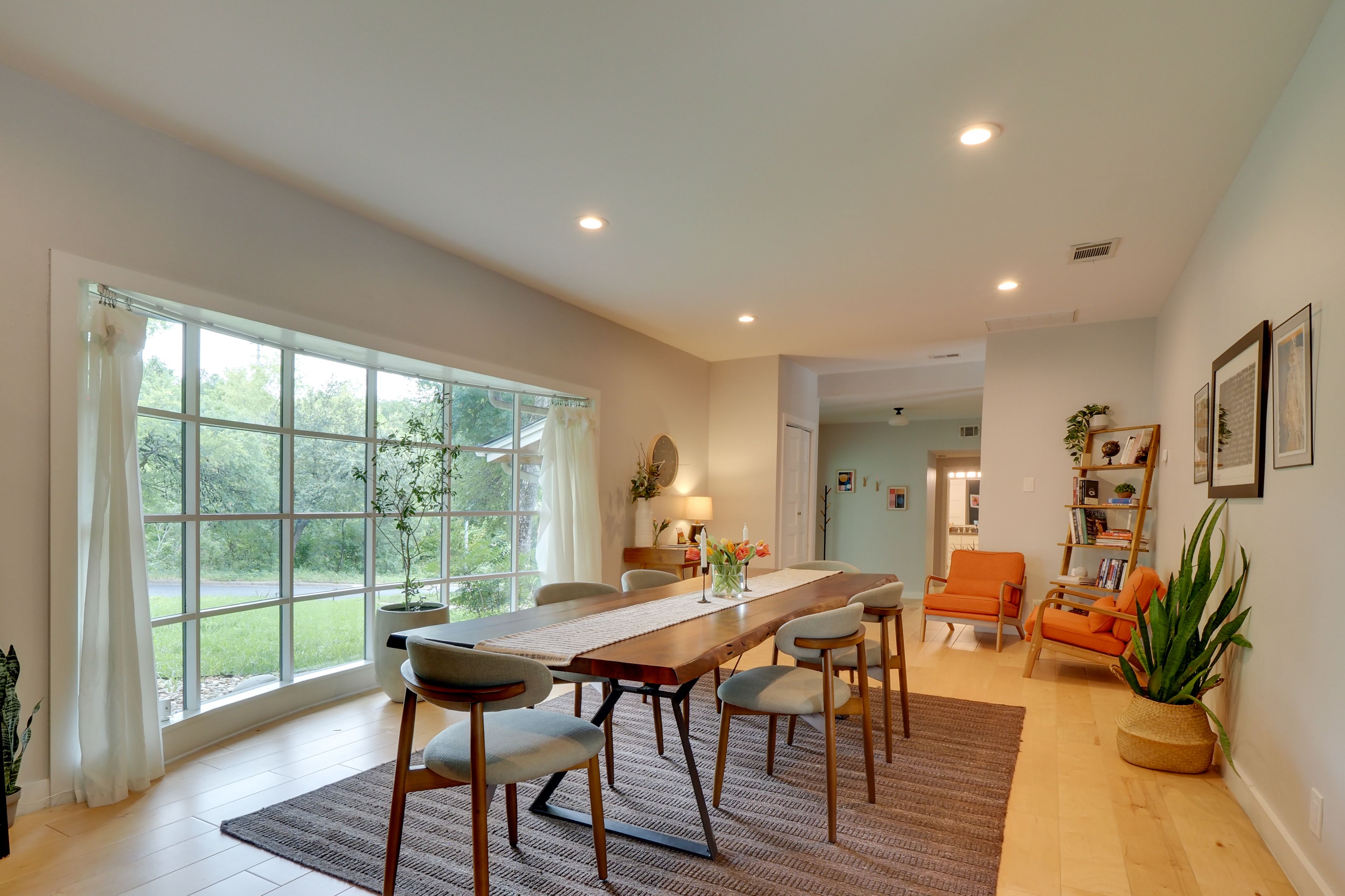 Dining Area | Main Level
