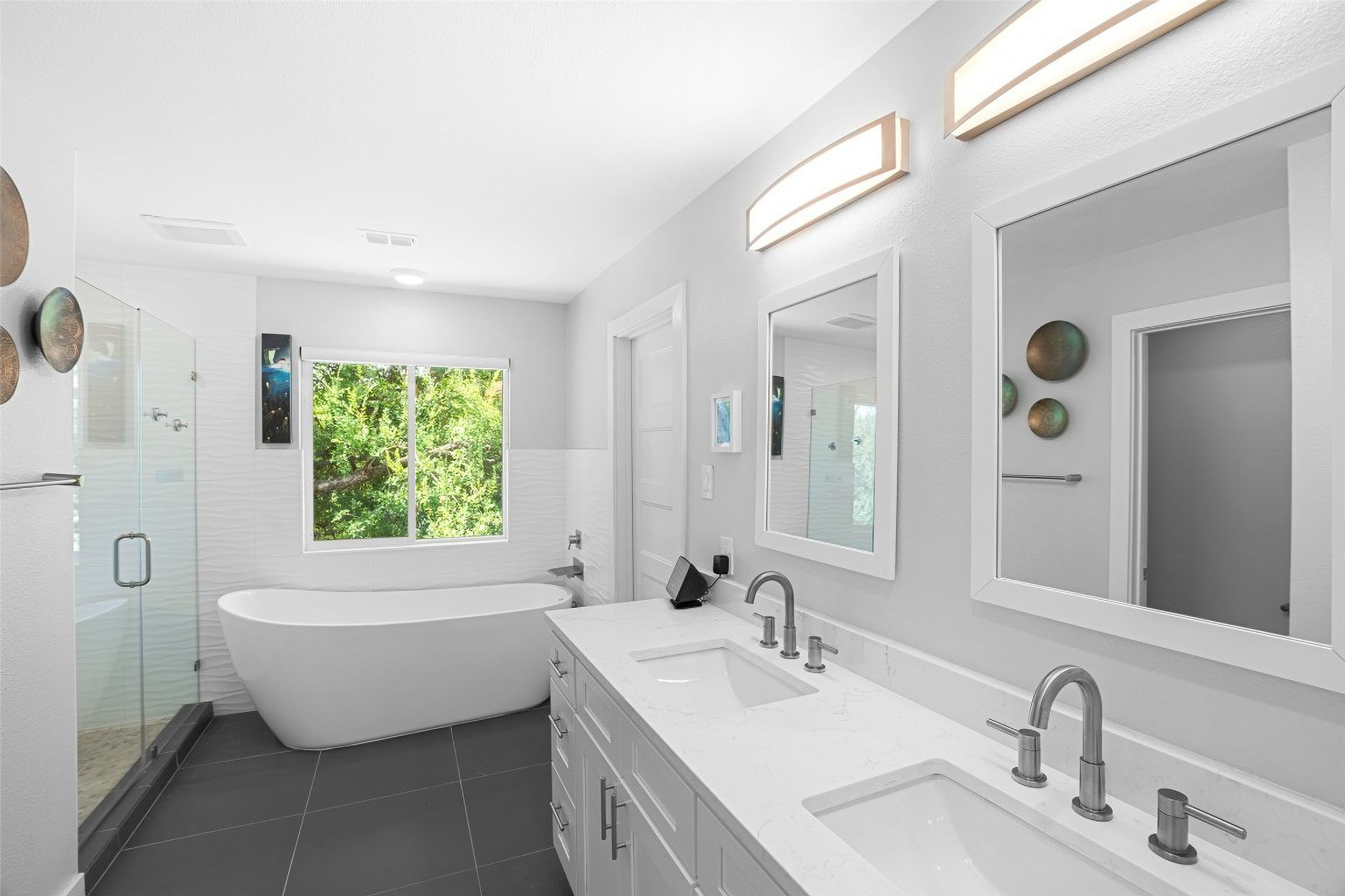 Full Bath | Upper Level