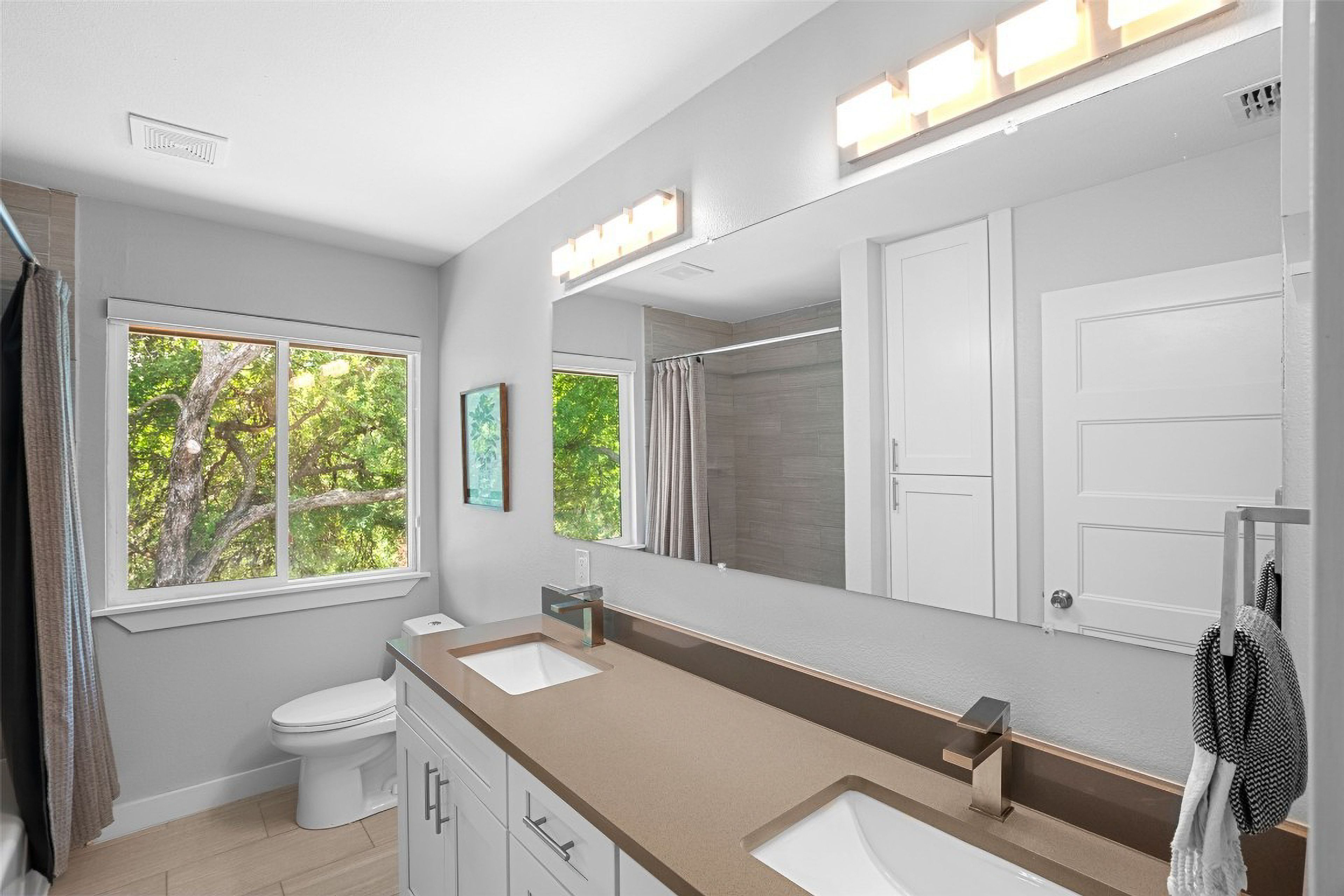 Full Bath | Upper Level