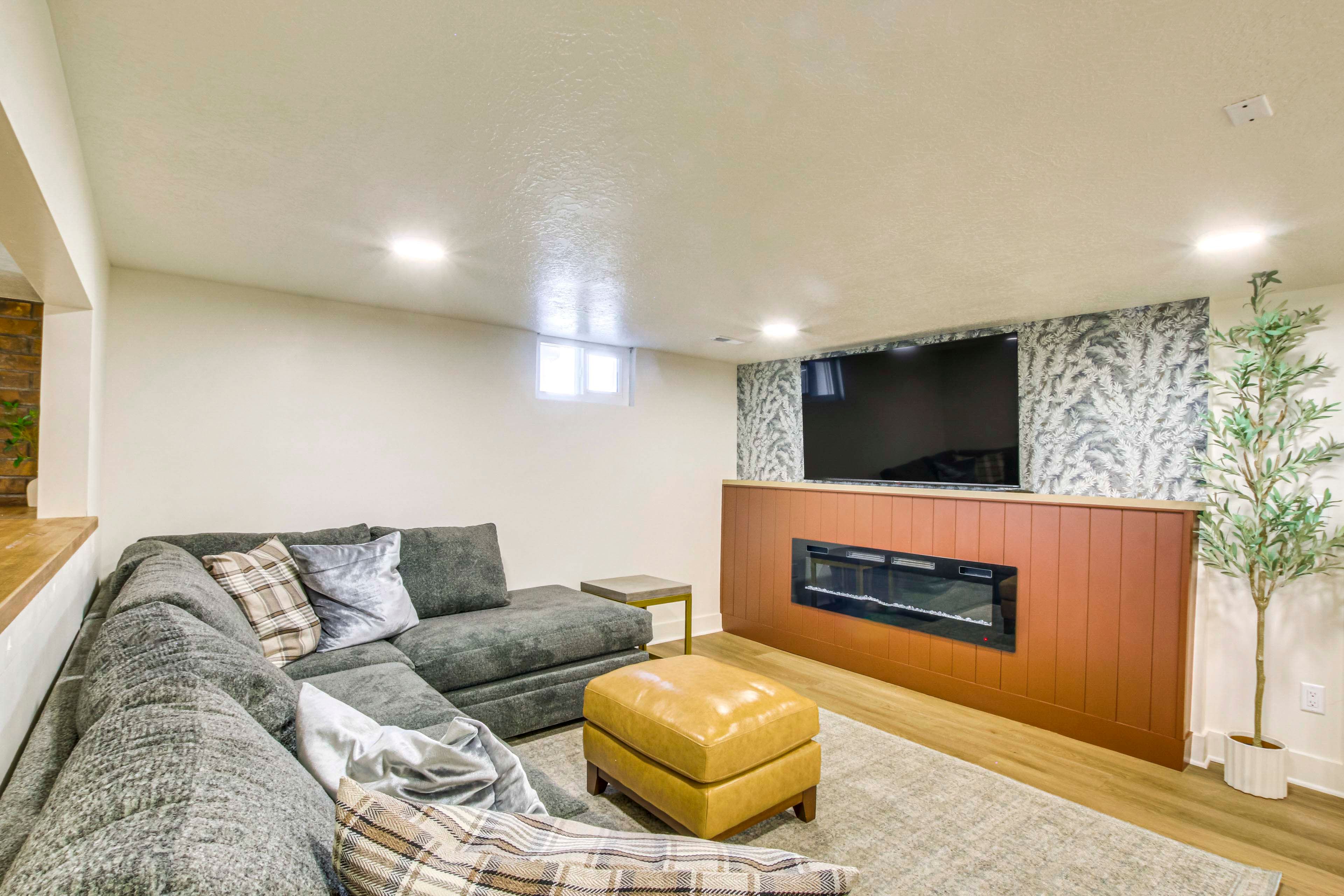 Basement Lounge | Lower Level
