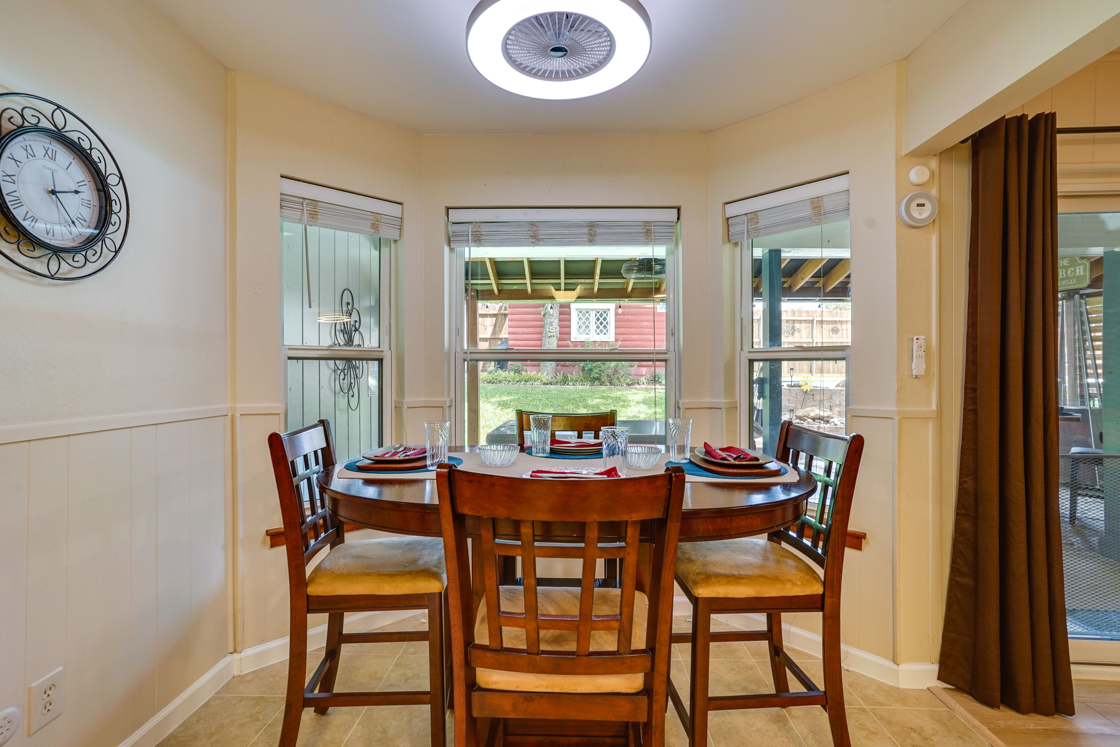 Dining Area | Dishware/Flatware Provided | Main Level