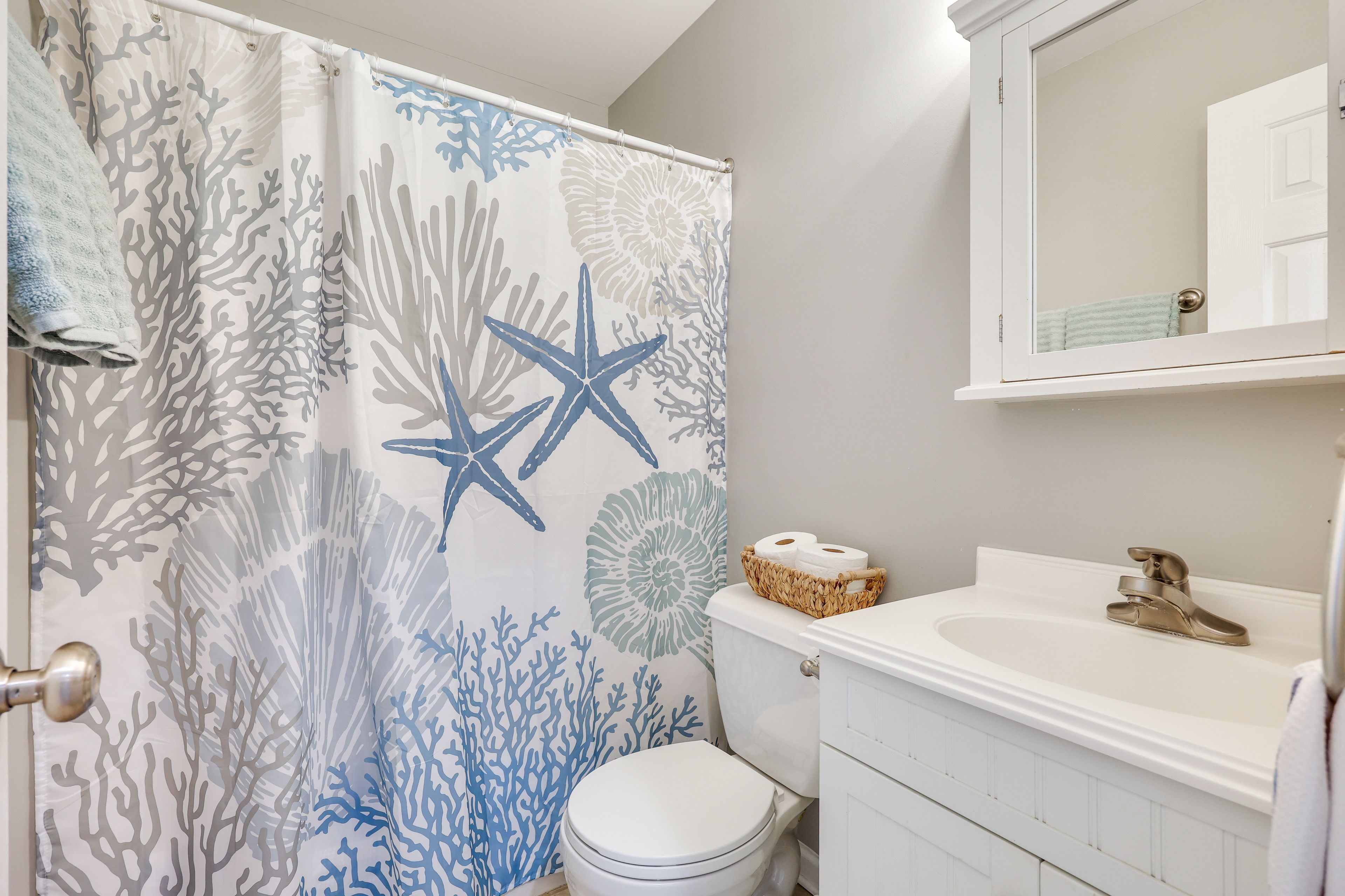 Full Bathroom