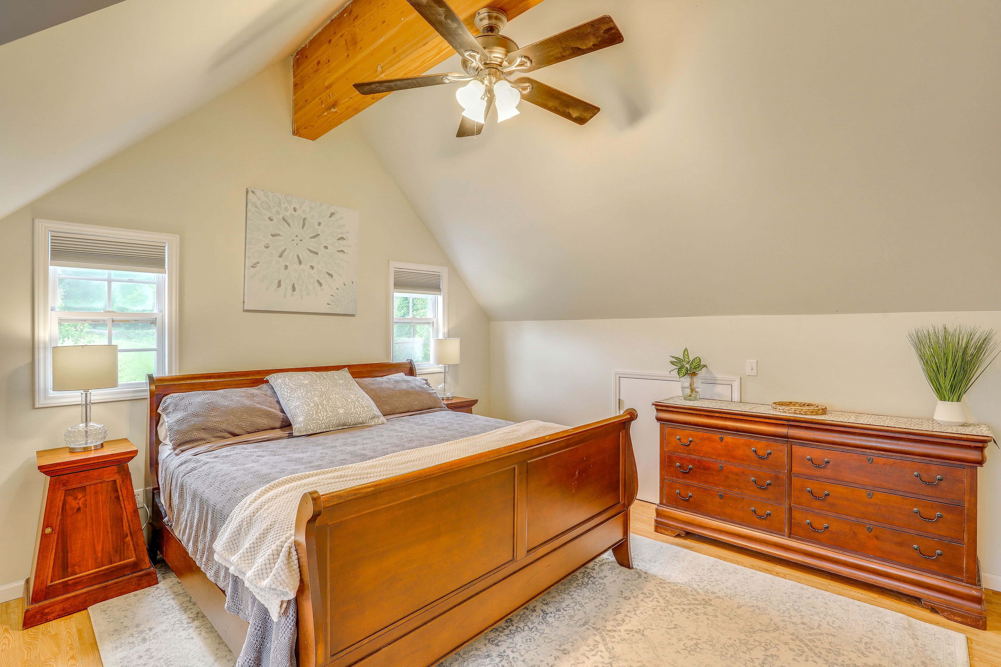 Bedroom | King Bed