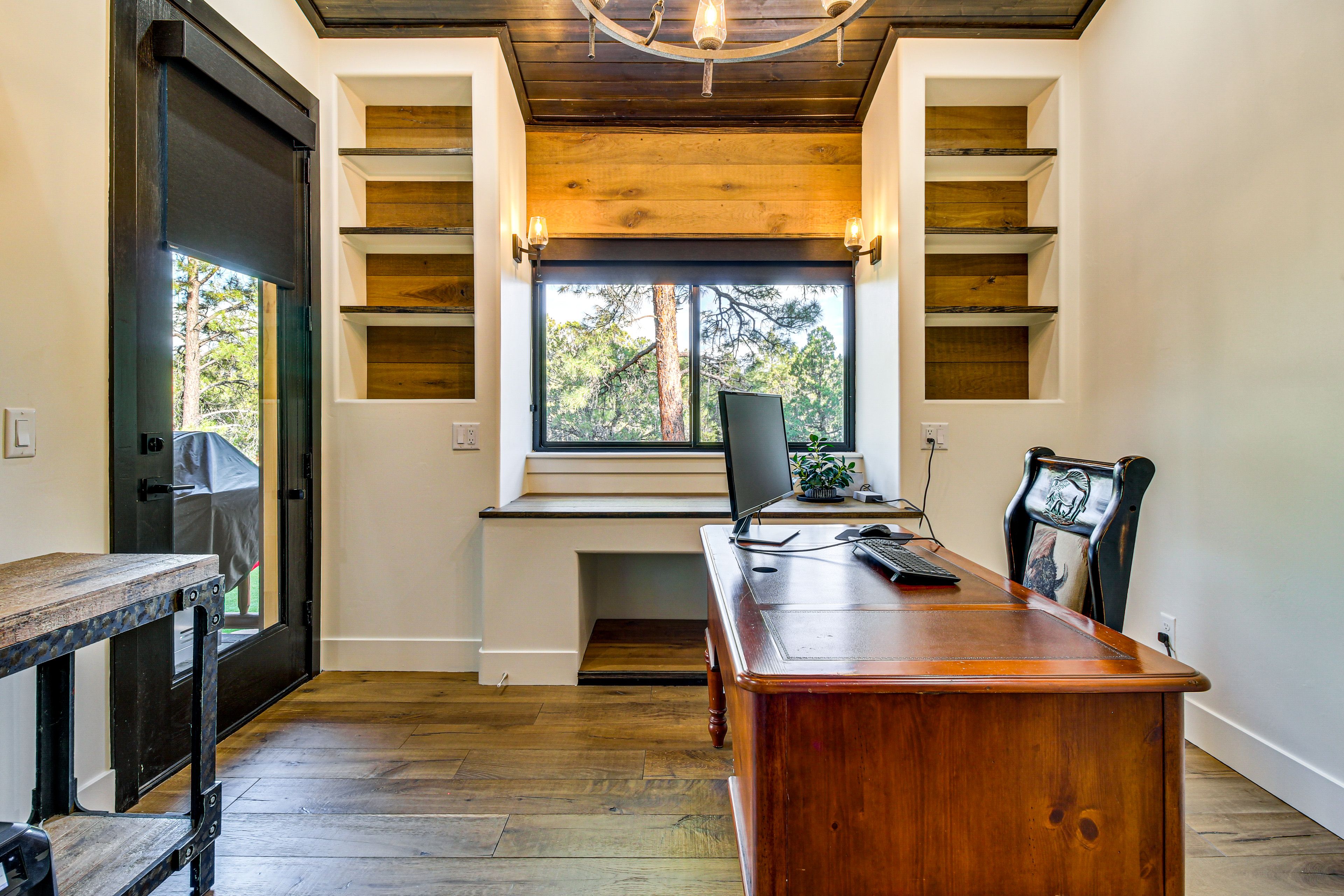 Dedicated Workspace | Access via Bedroom 1