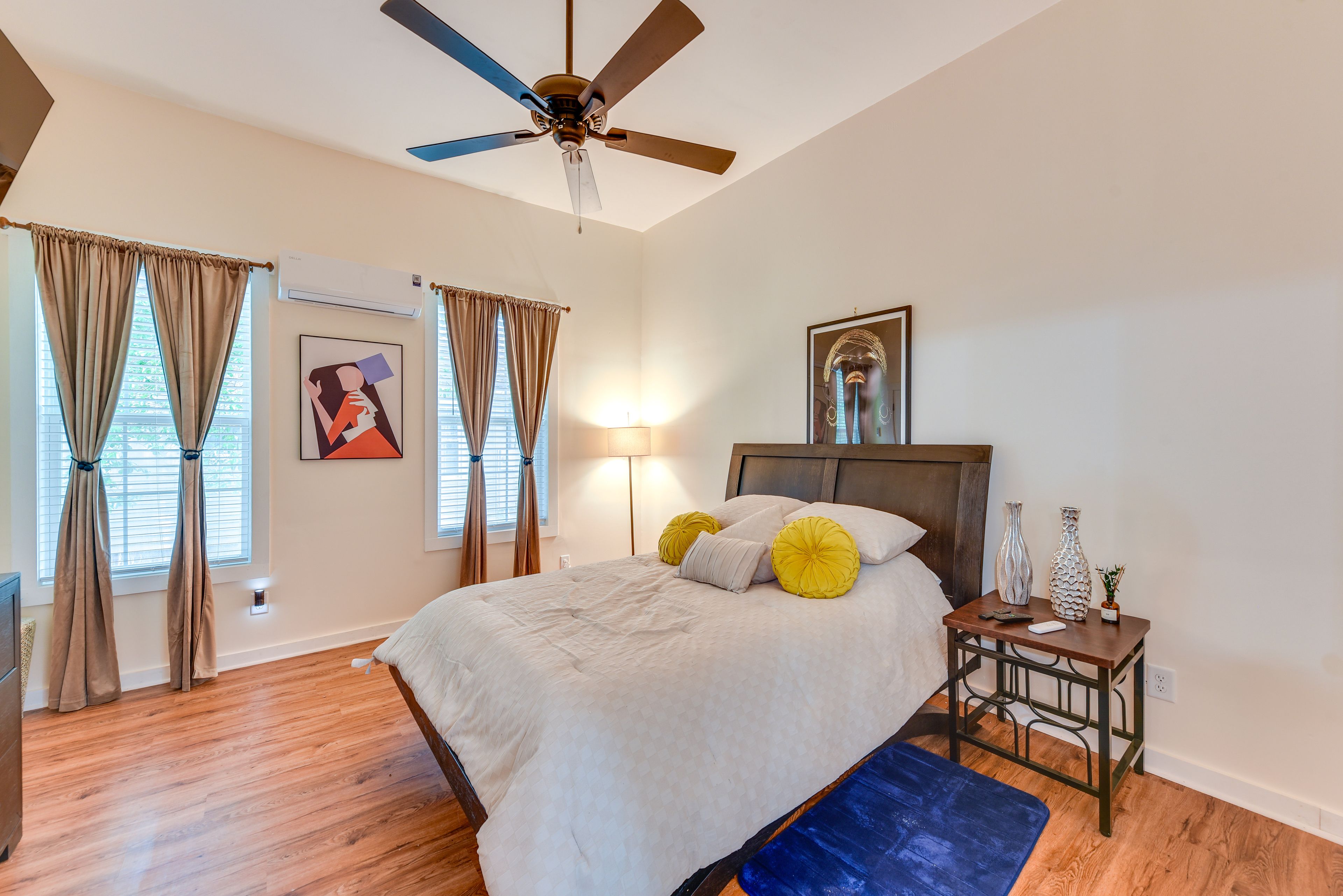 Bedroom 3 | Queen Bed