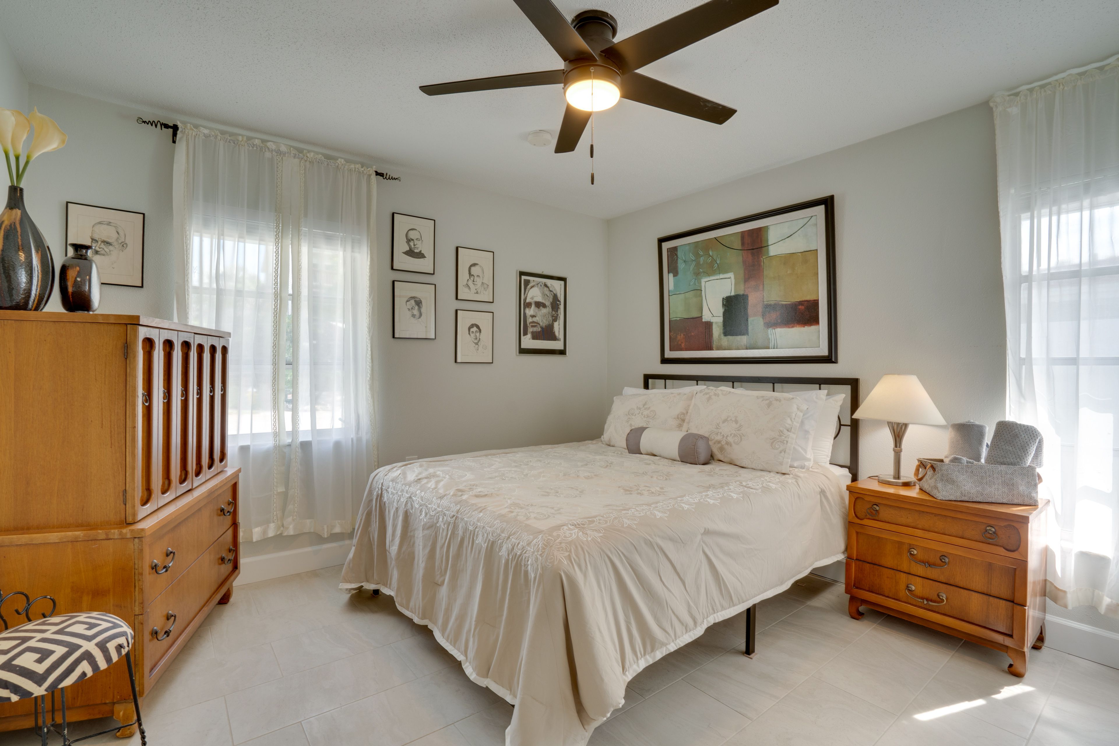 Unit A | Bedroom 1 | Queen Bed