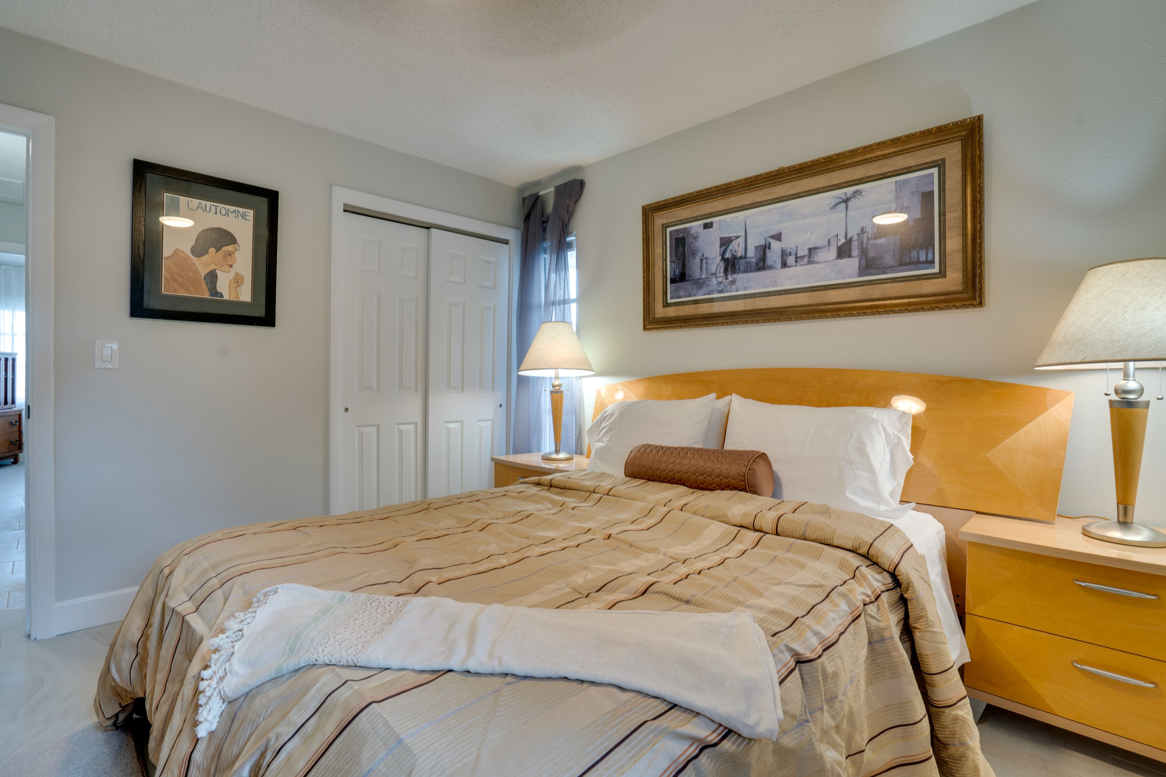 Unit A | Bedroom 2 | Queen Bed
