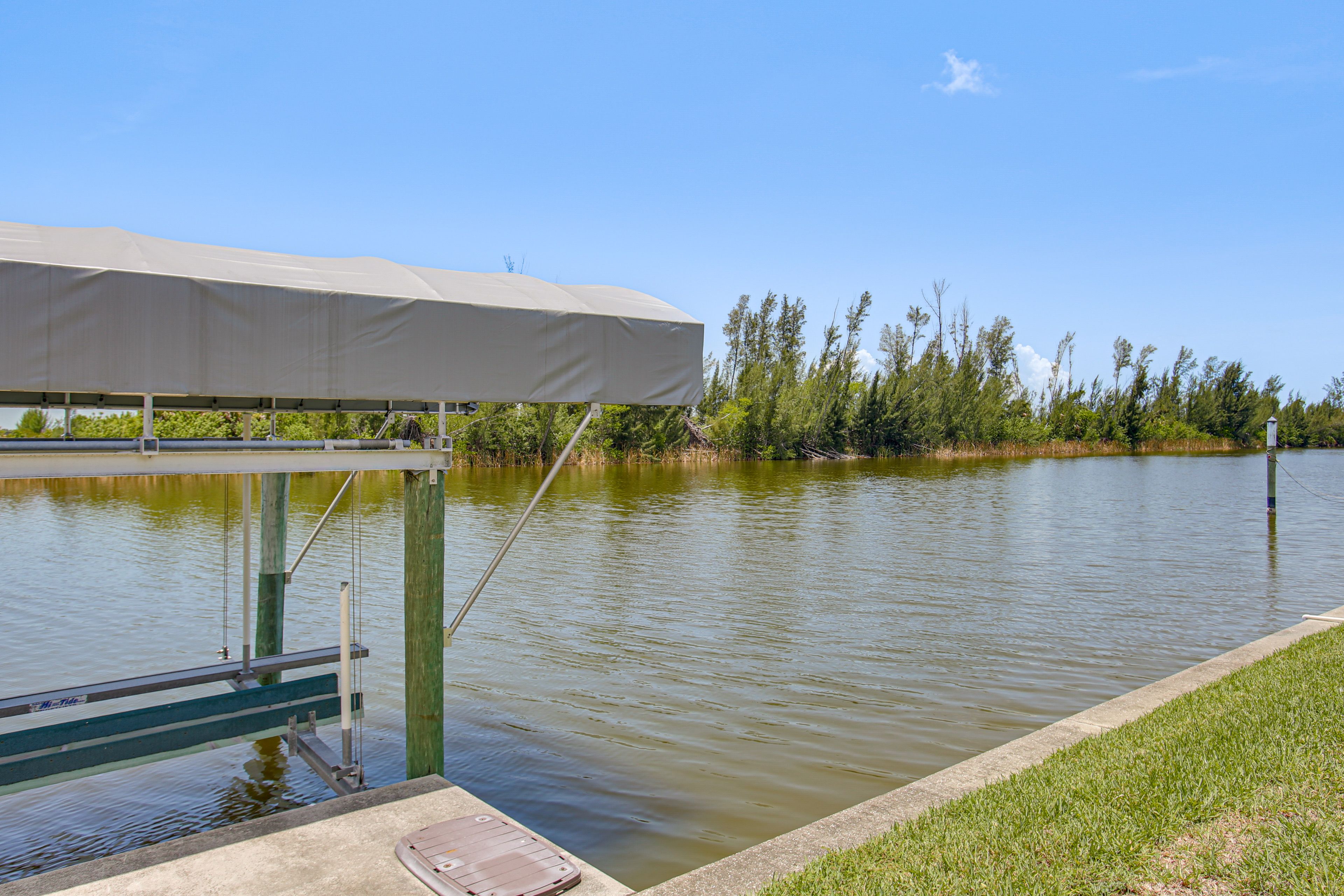 Private Boat Dock | Boat Lift (Upon Request)
