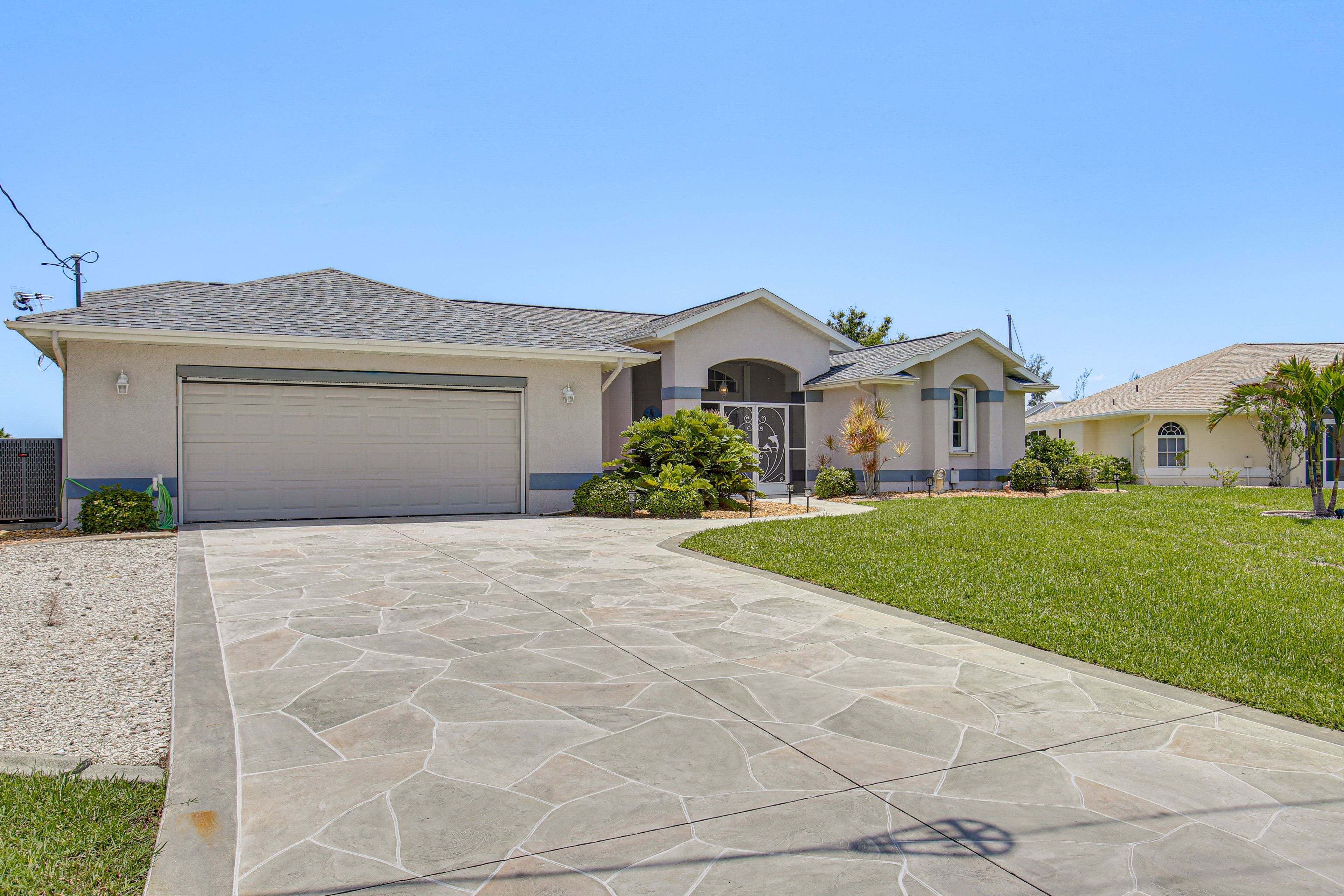 Driveway Parking (2 Vehicles) | Street Parking | No Garage Access