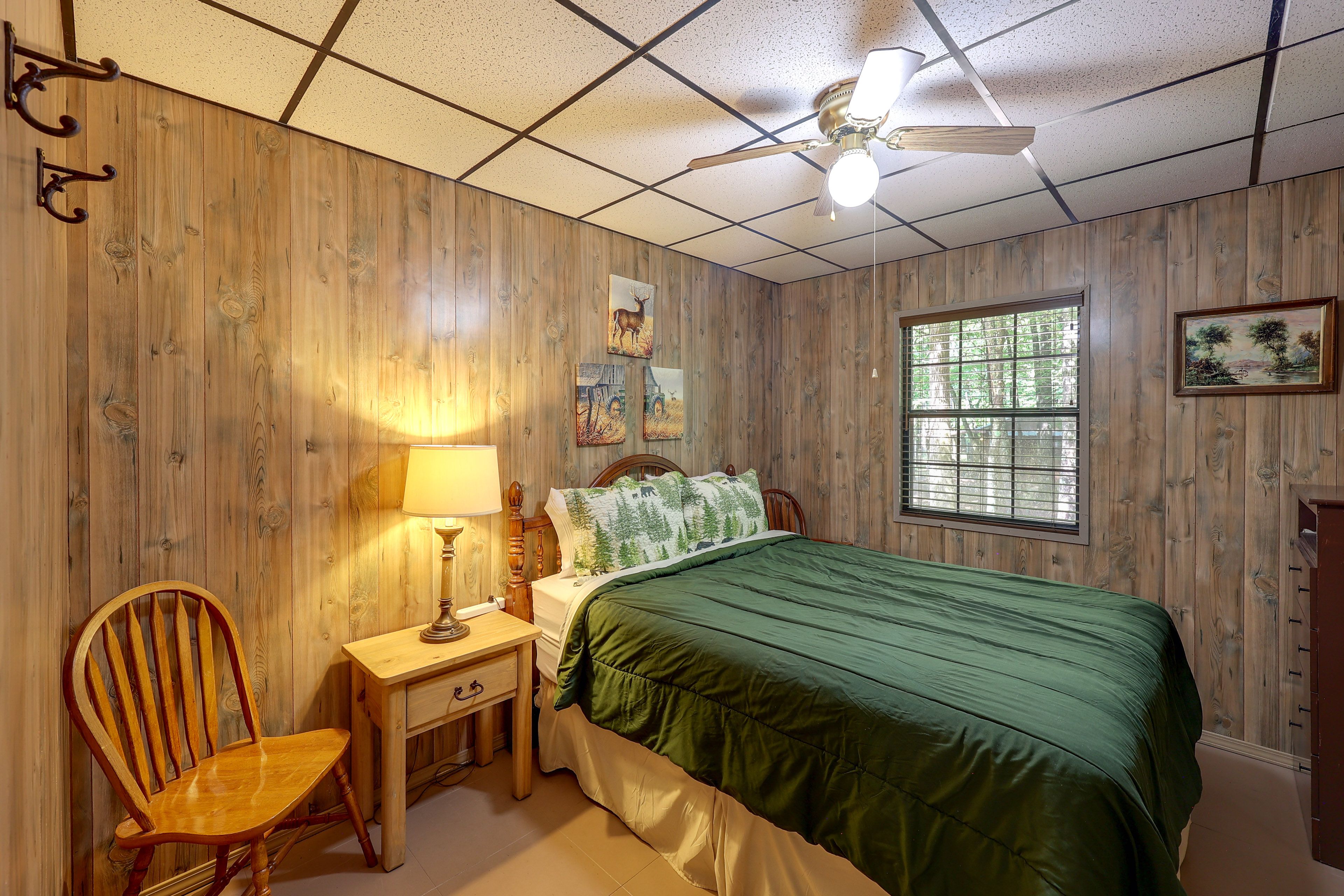 Bedroom 2 | Queen Bed