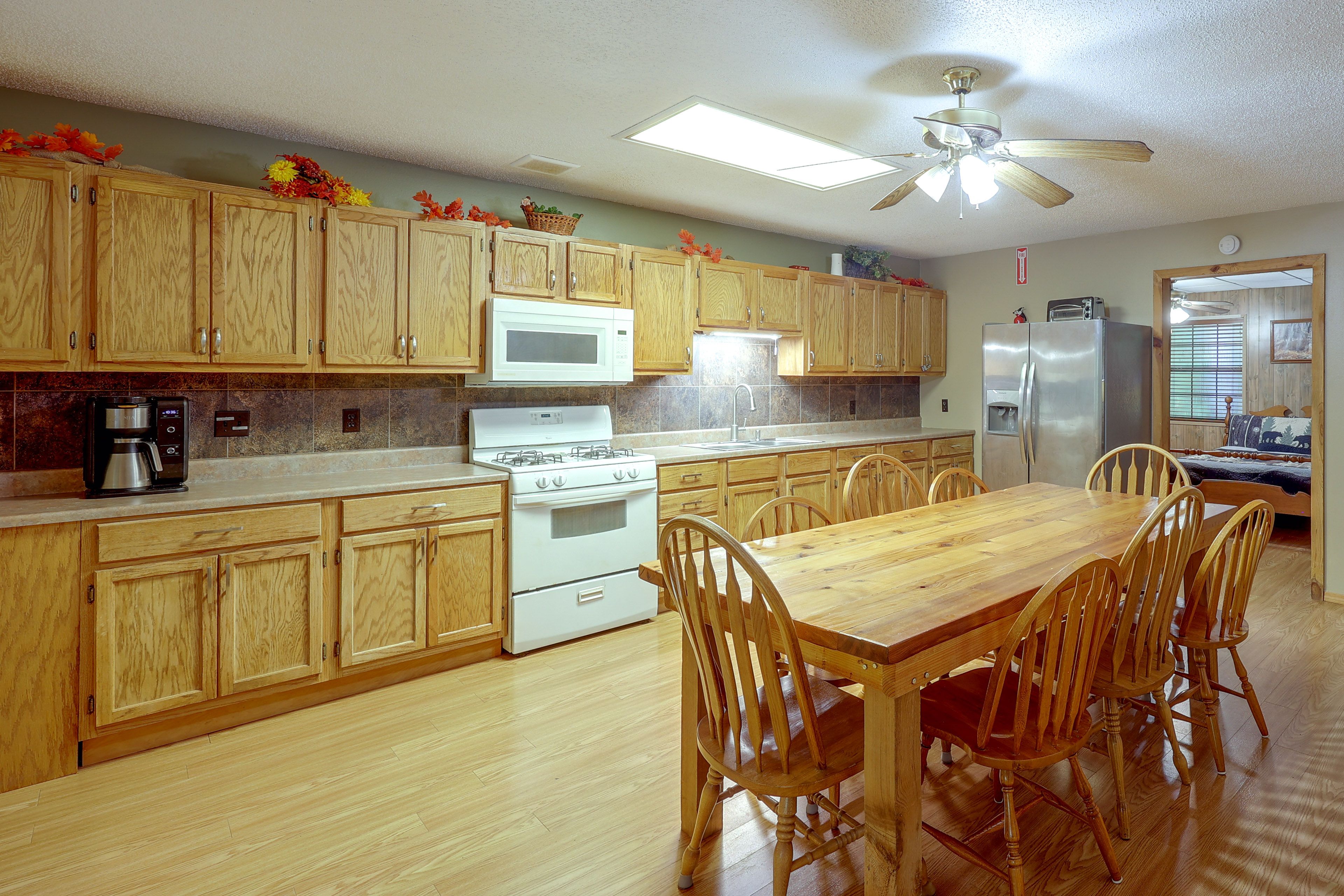 Kitchen & Dining Area