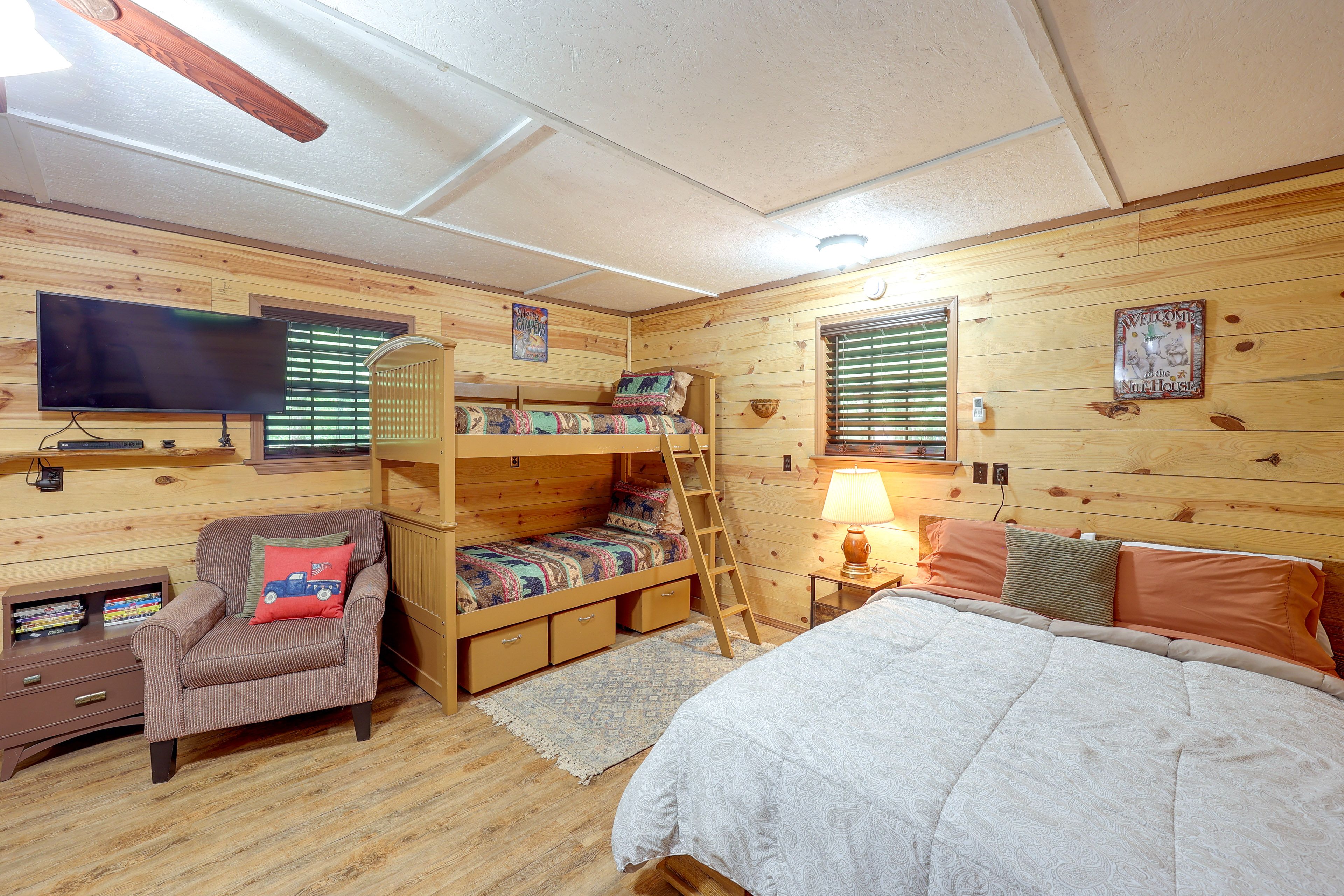 Studio | Queen Bed | Twin Bunk Bed