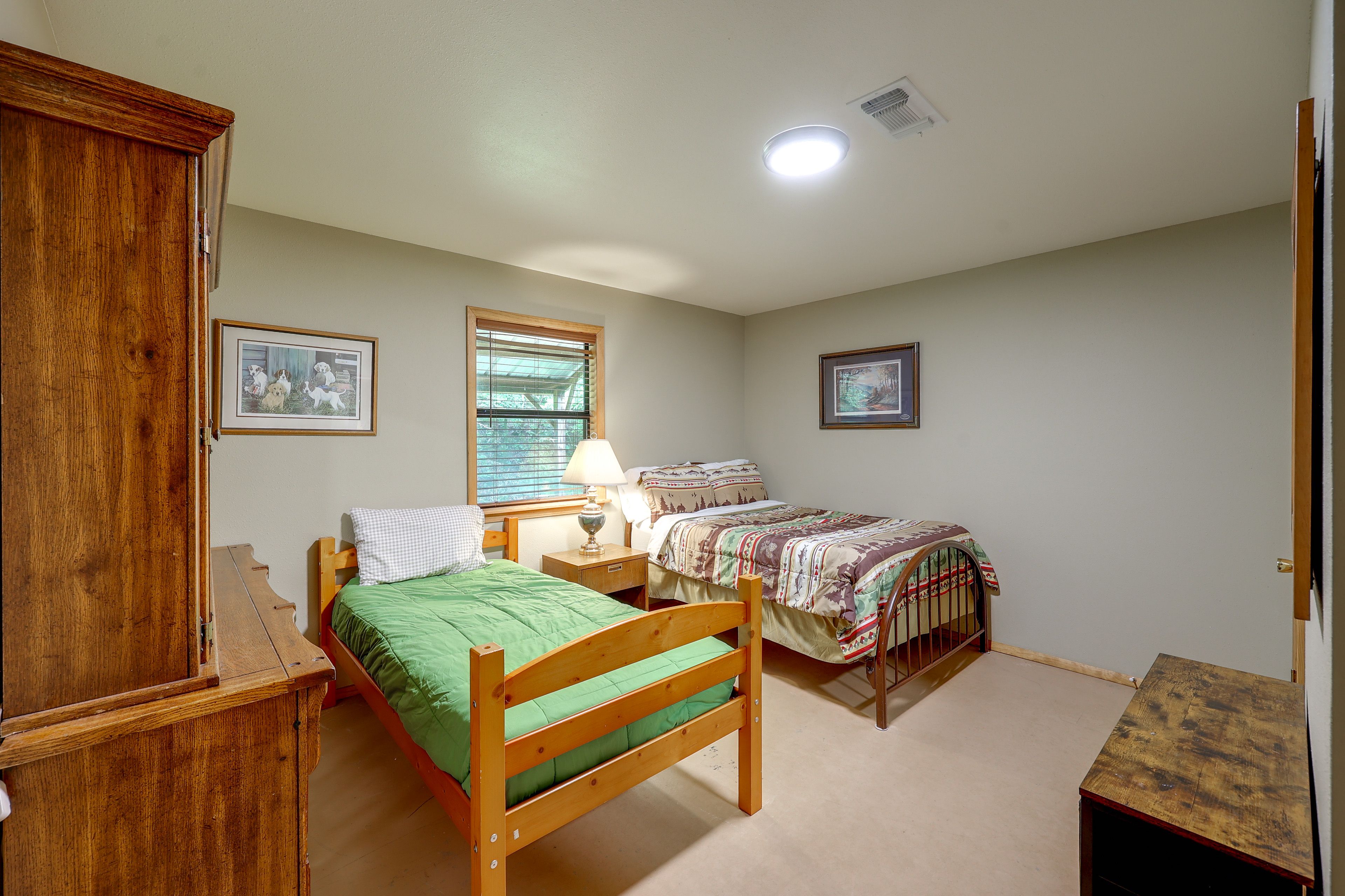 Bedroom 2 | Full Bed | Twin Bed