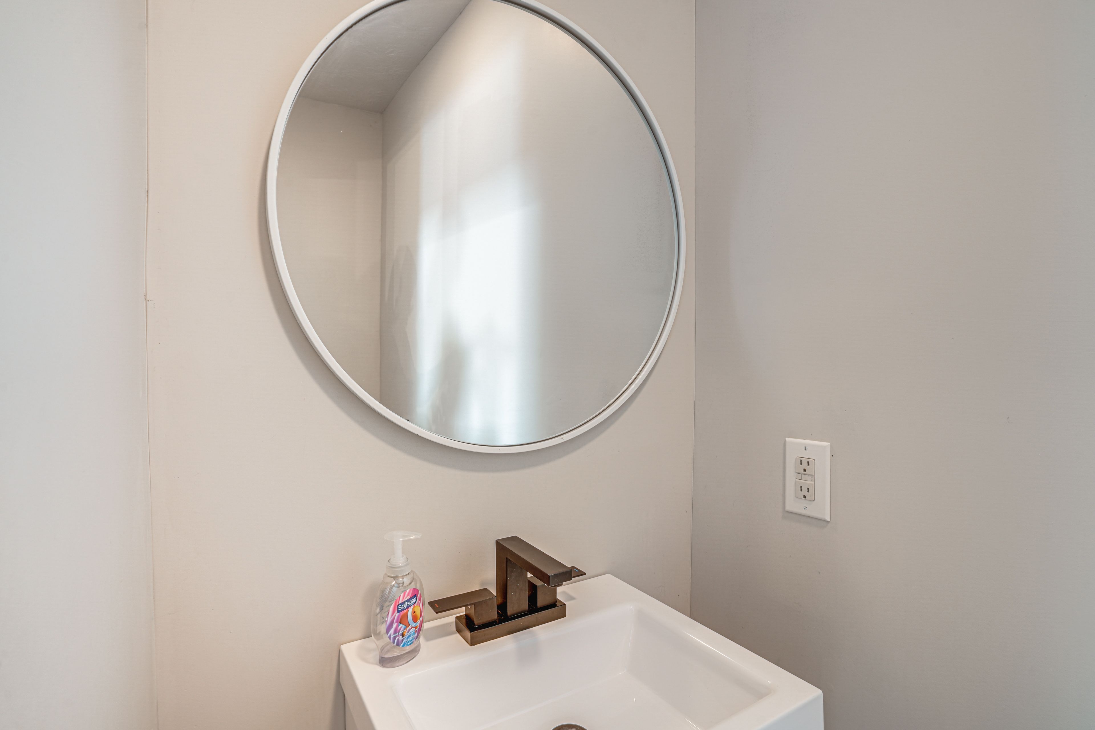 Half Bathroom | Main Level