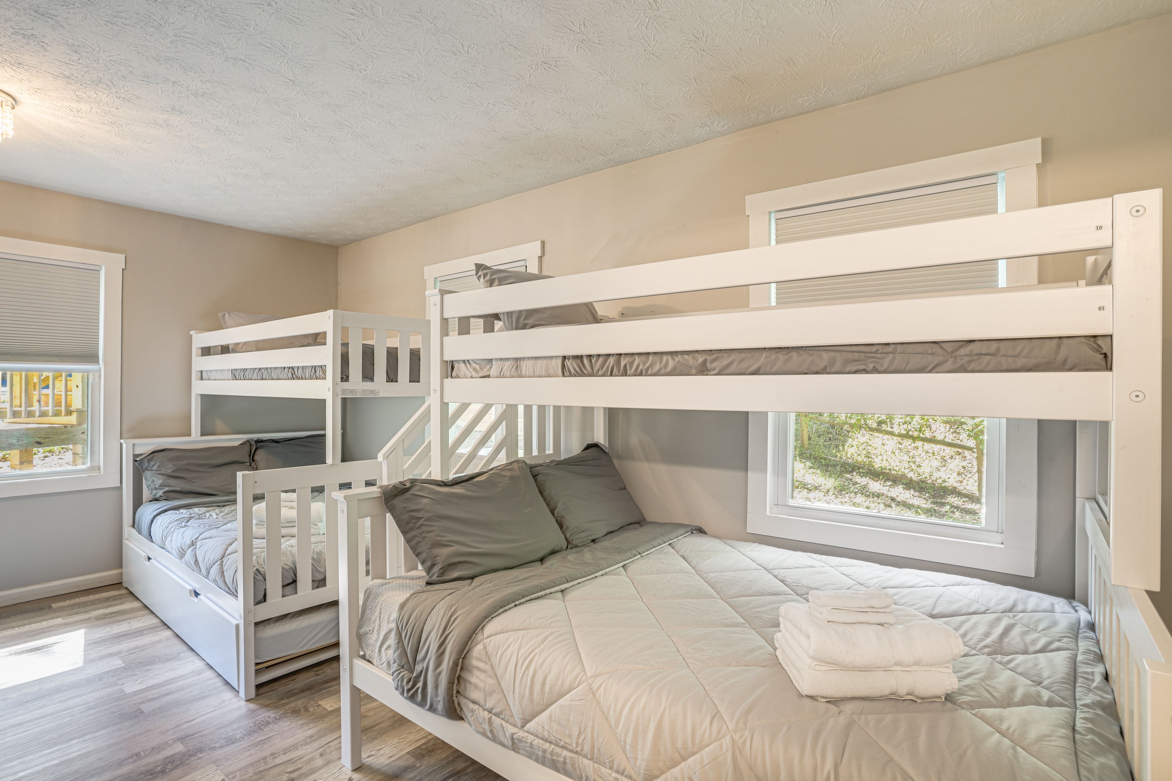 Bedroom | 2 Twin/Full Bunk Beds | Smart TV