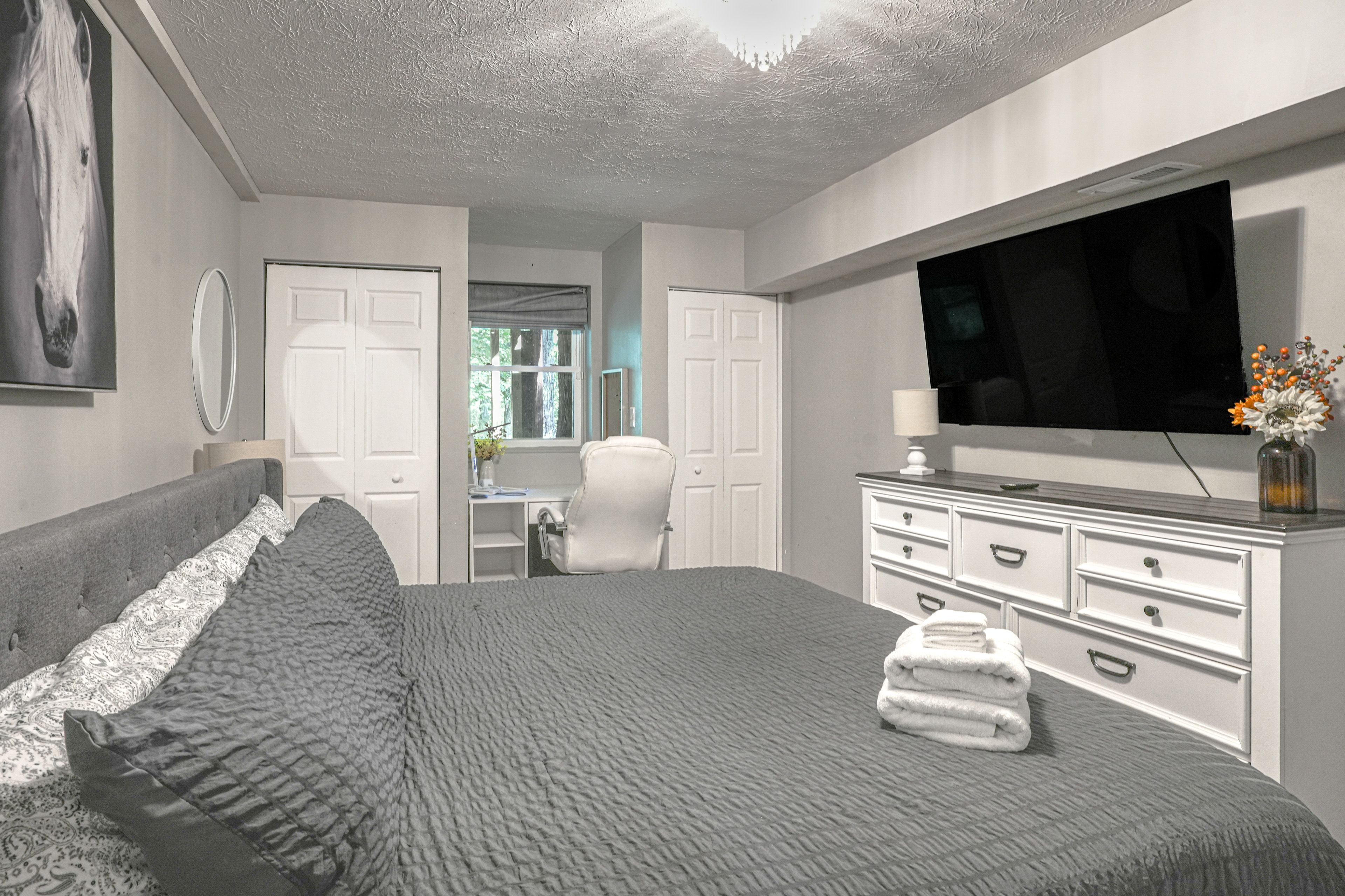 Bedroom | King Bed