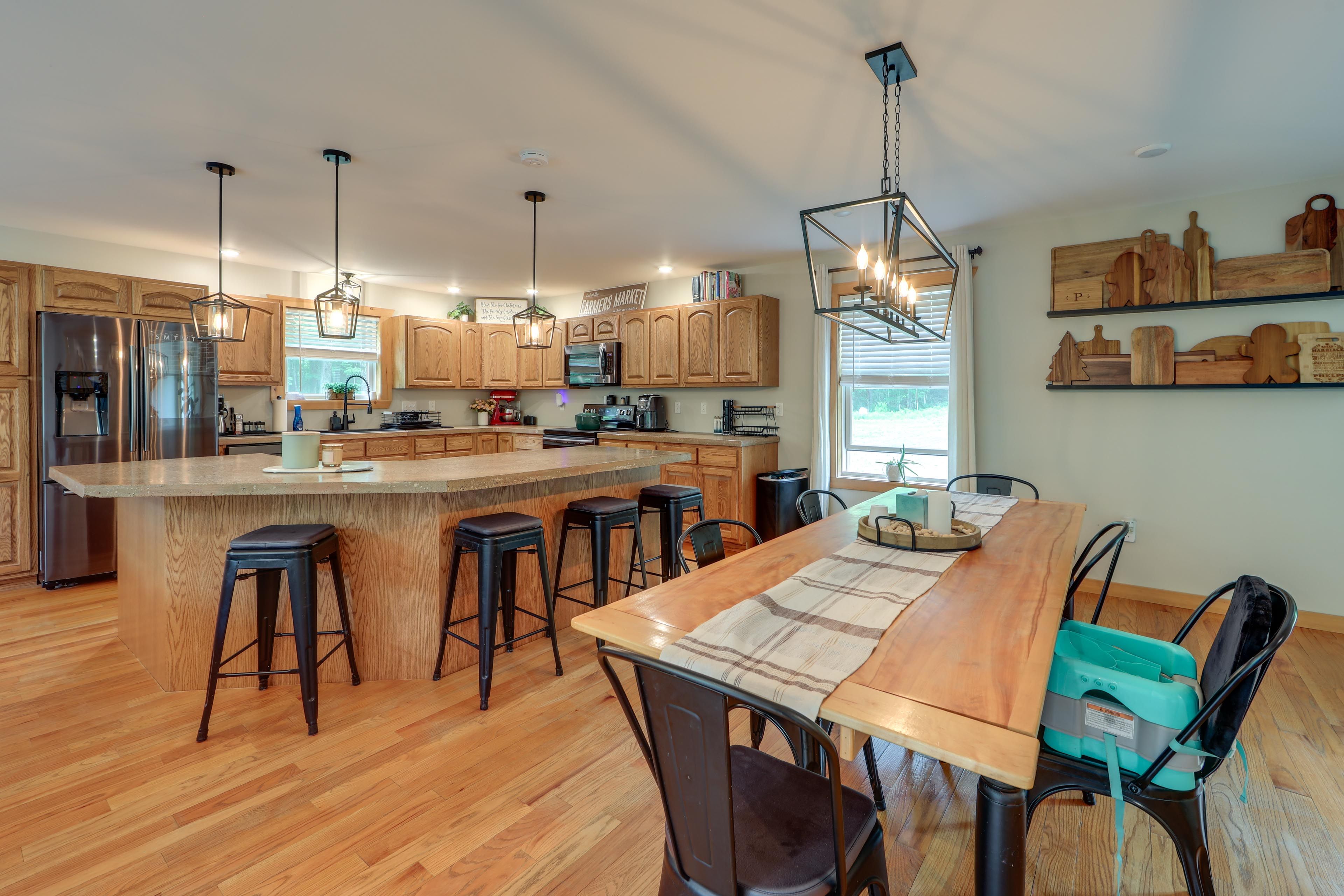 Dining Table | Breakfast Bar | Kitchen