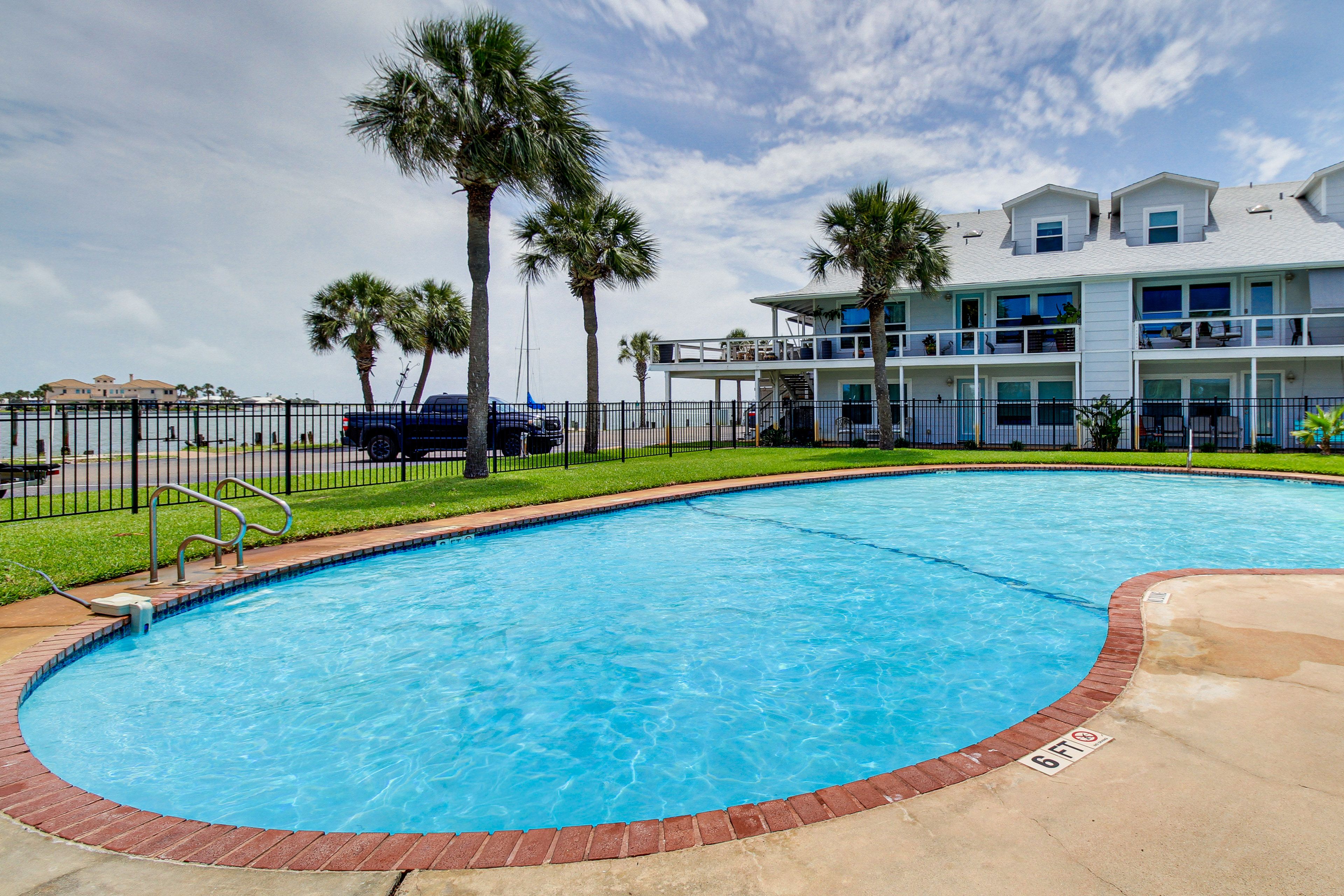 Allegro Isle Condominiums | Community Amenities