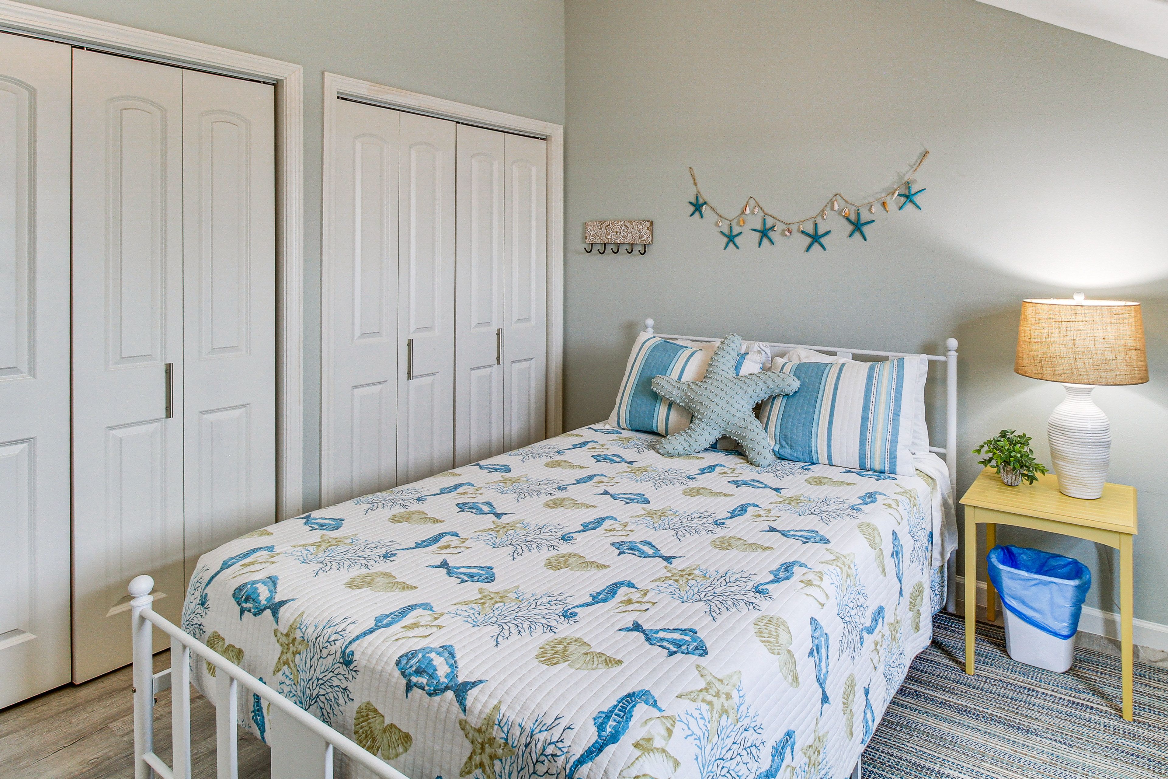 Bedroom 3 | Queen Bed