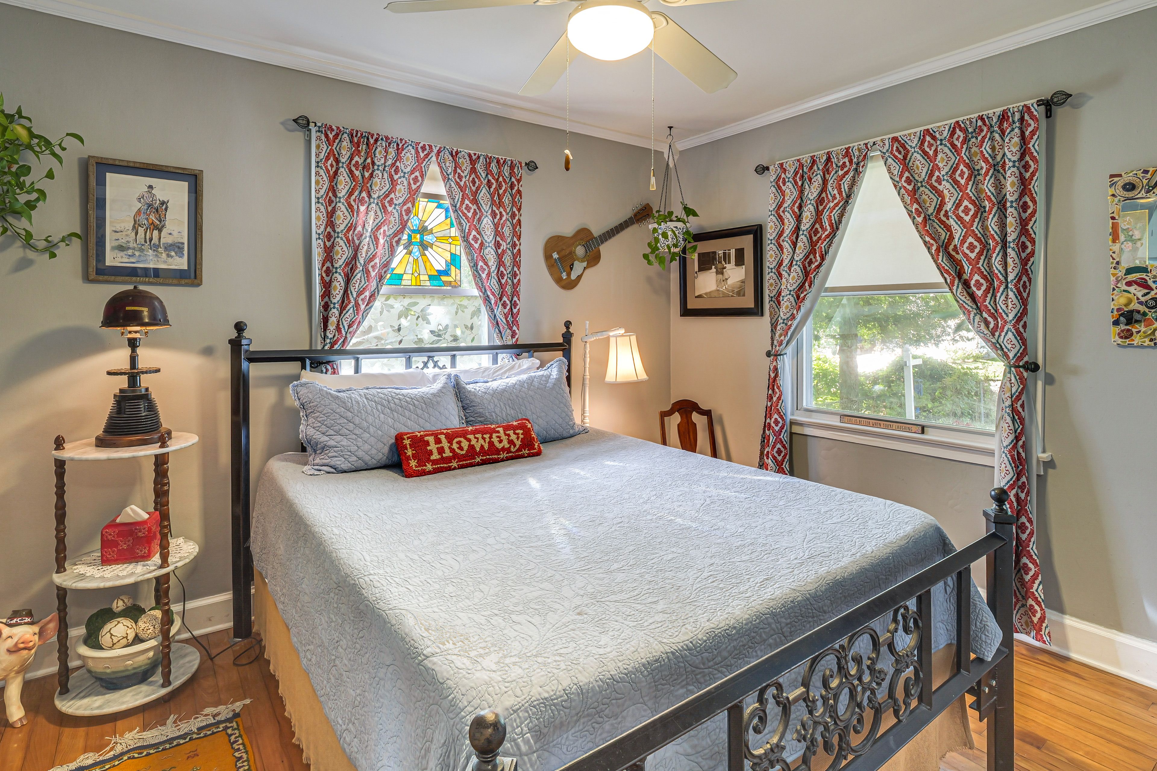 Bedroom 1 | Queen Bed