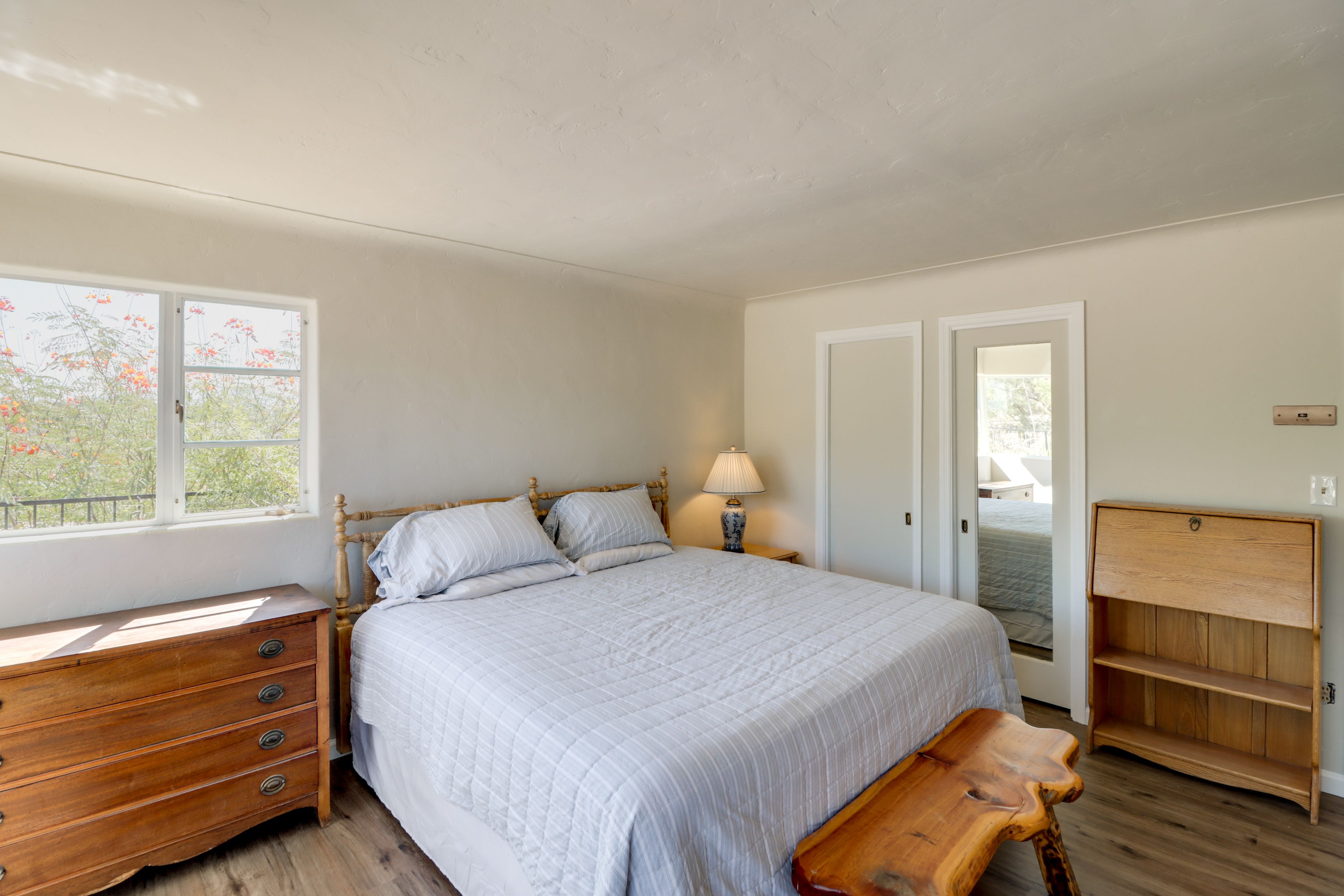 Bedroom 2 | Queen Bed