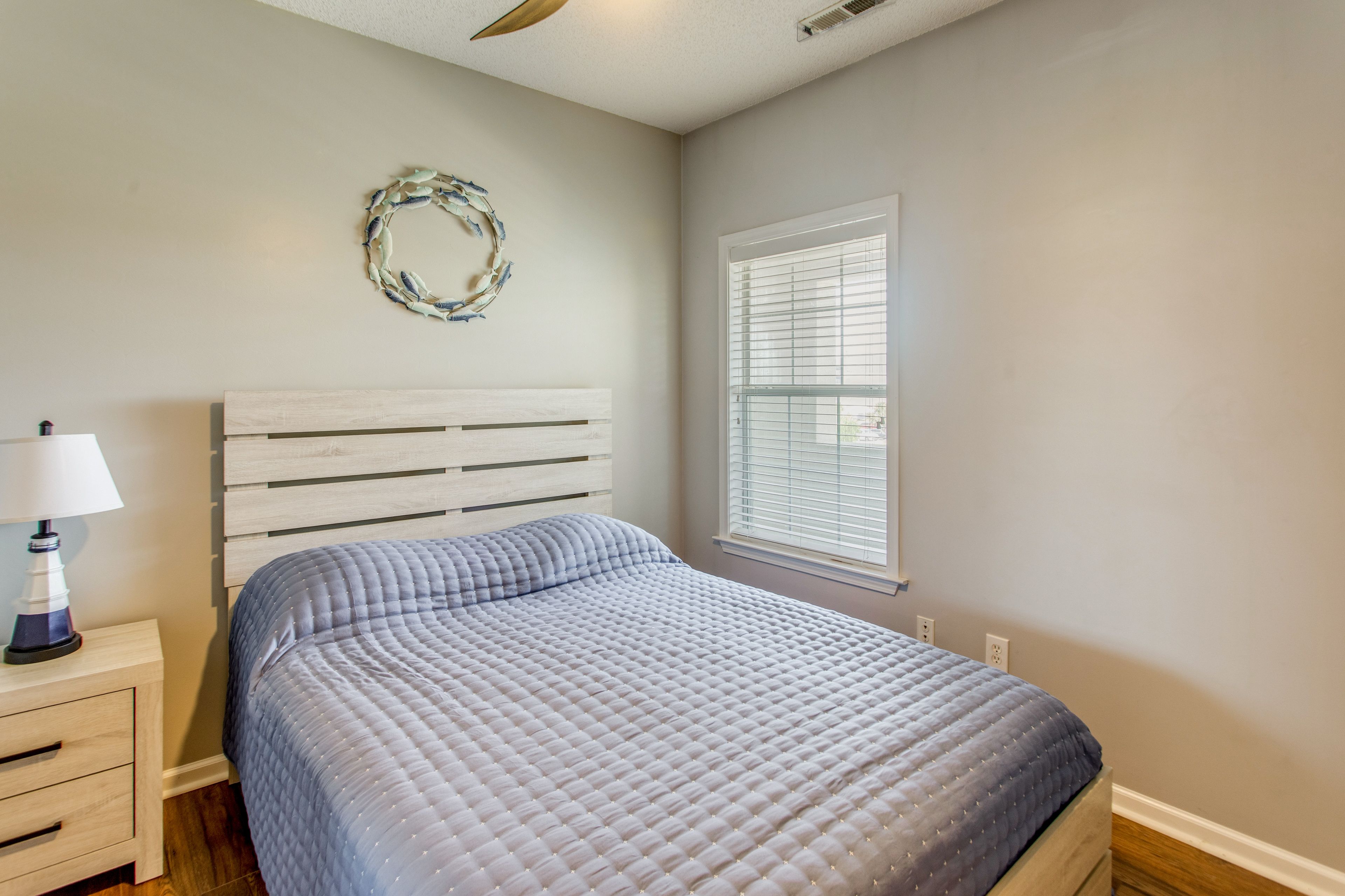 Bedroom 2 | Queen Bed | Smart TV