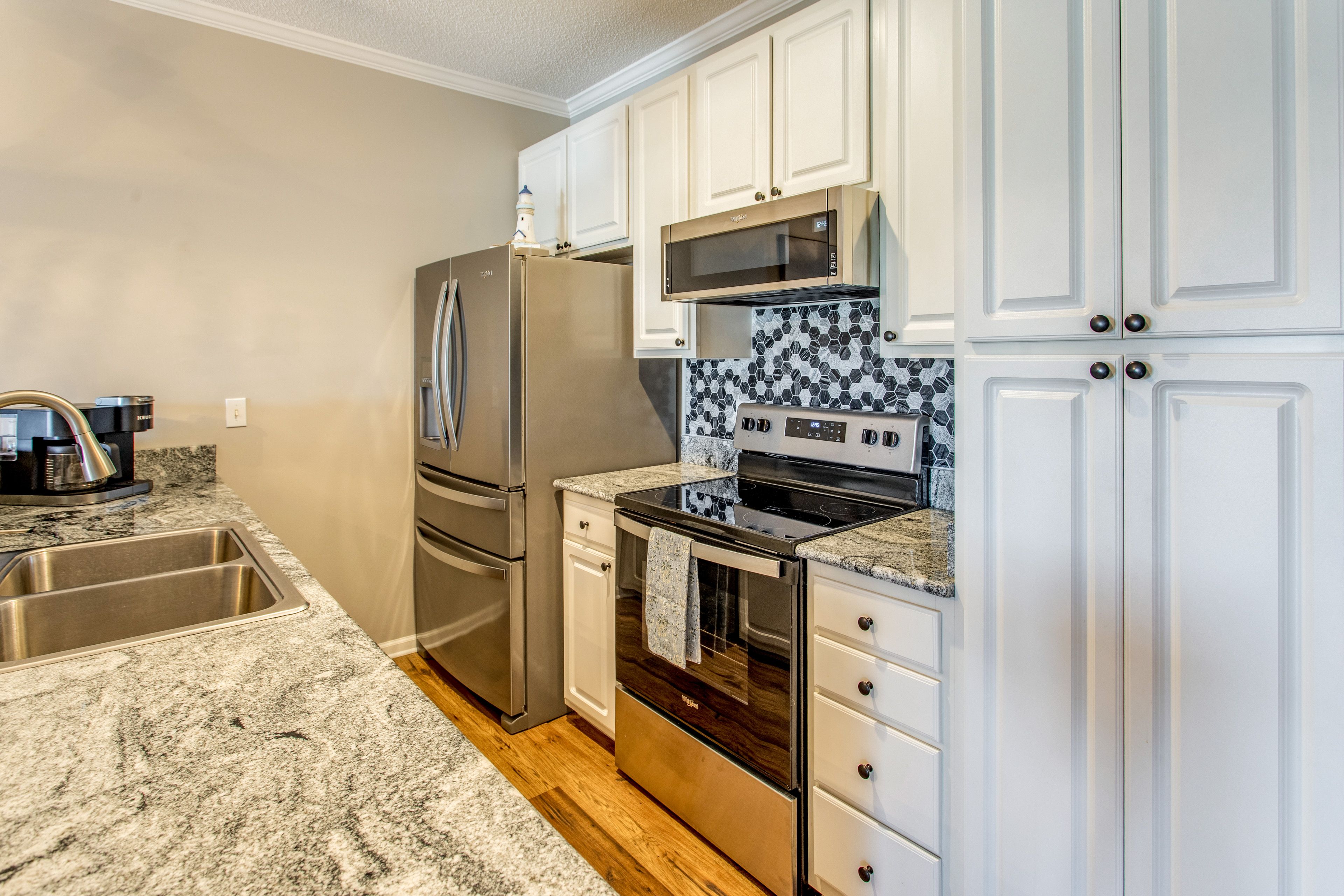 Kitchen | Dishwasher