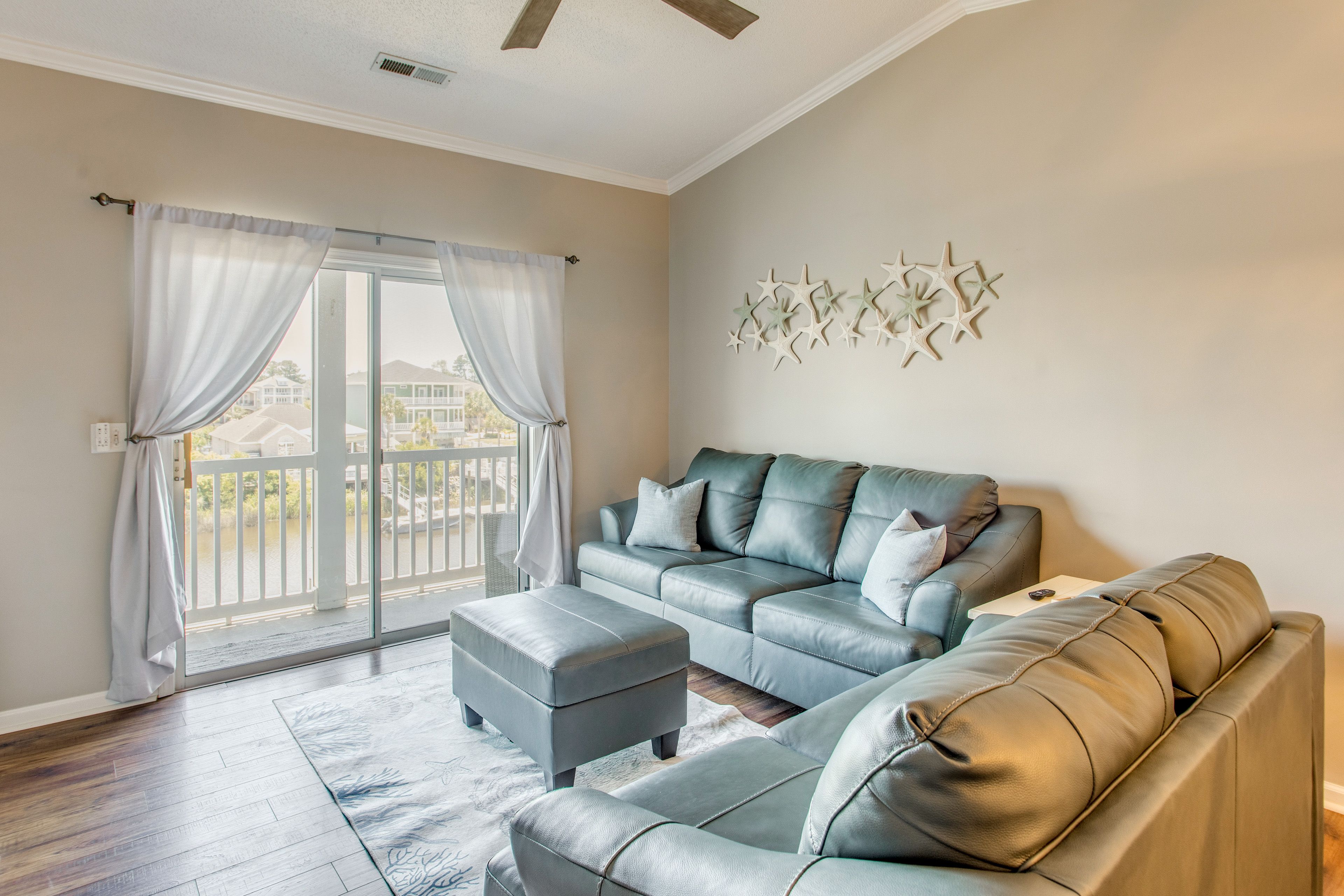 Living Room | Smart TV