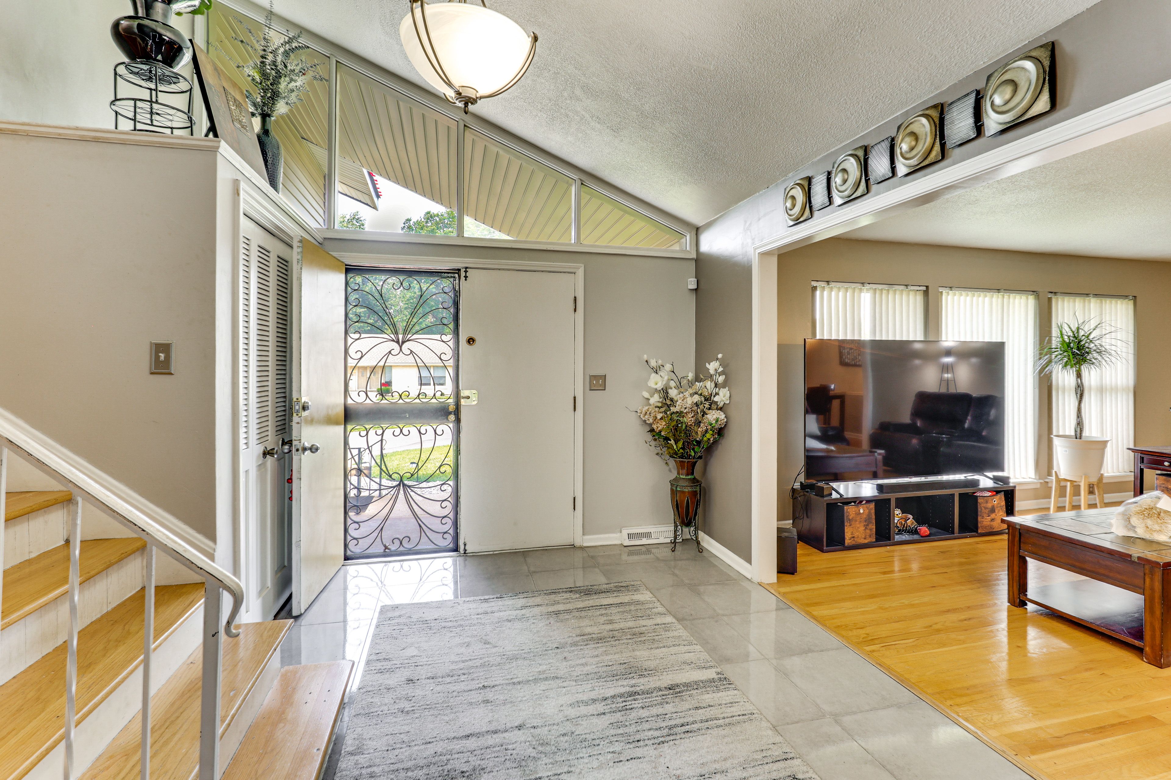 Entryway | Main Level