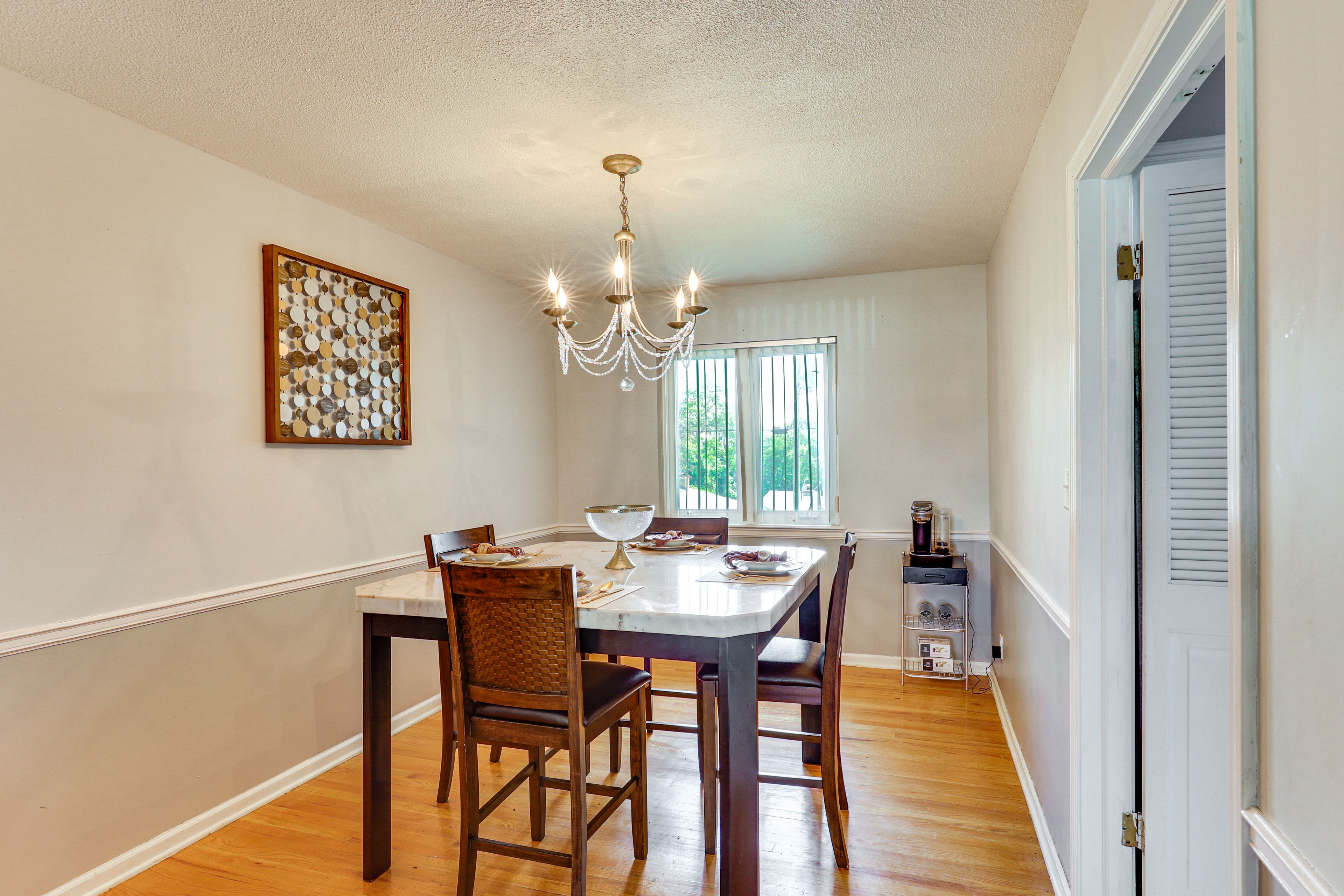 Dining Room | Main Level