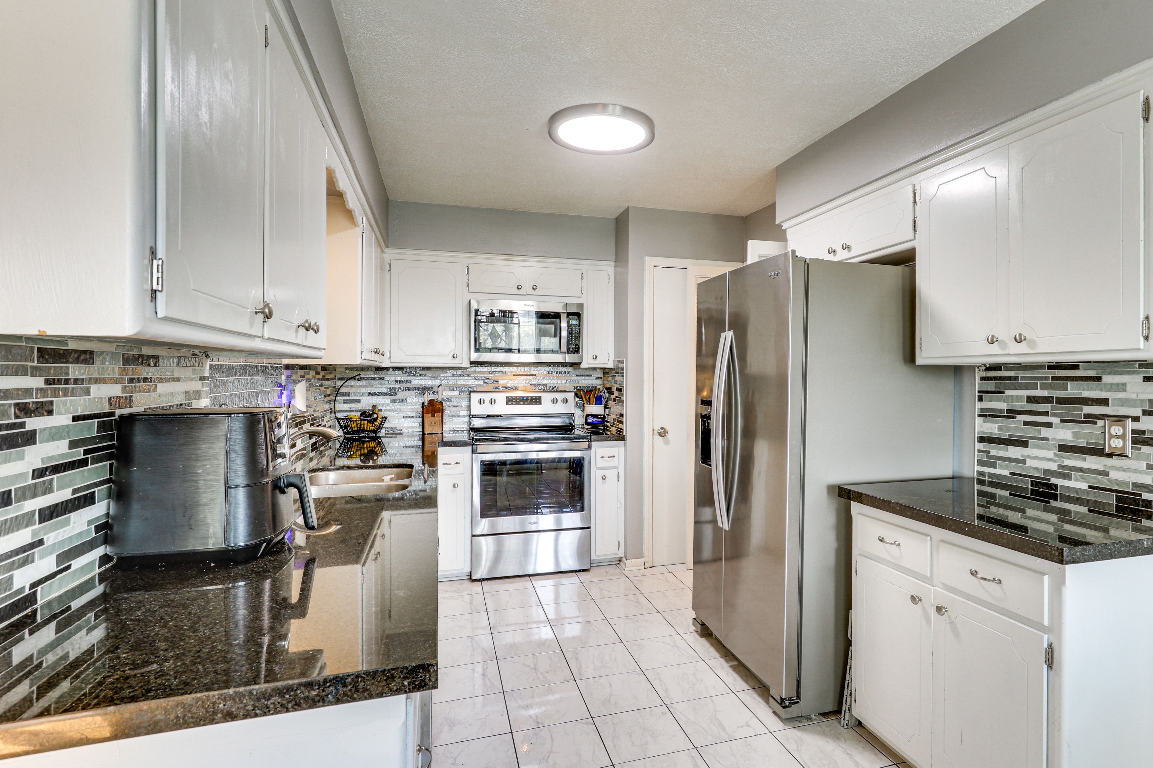 Kitchen | Main Level