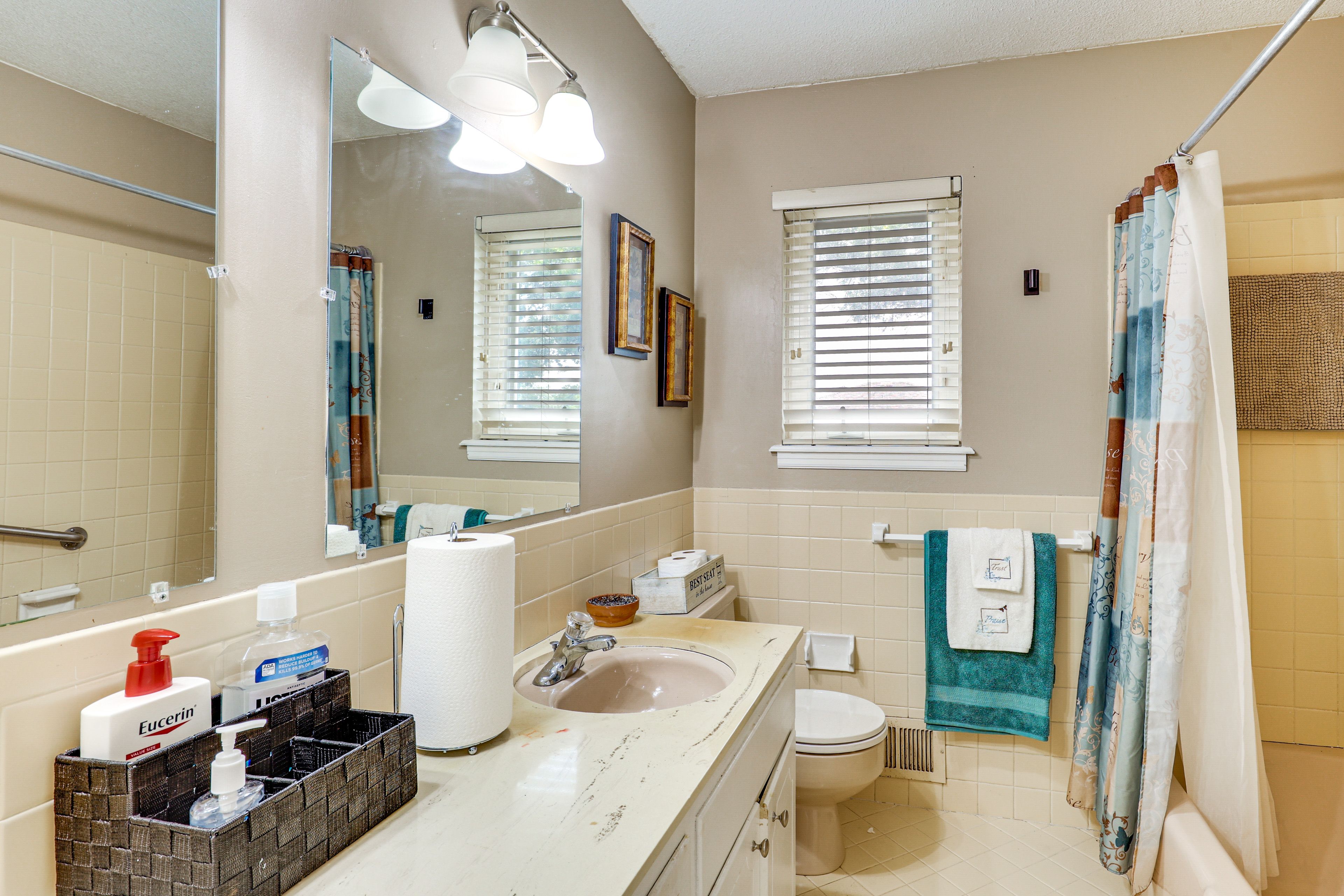 Bathroom | Upper Level