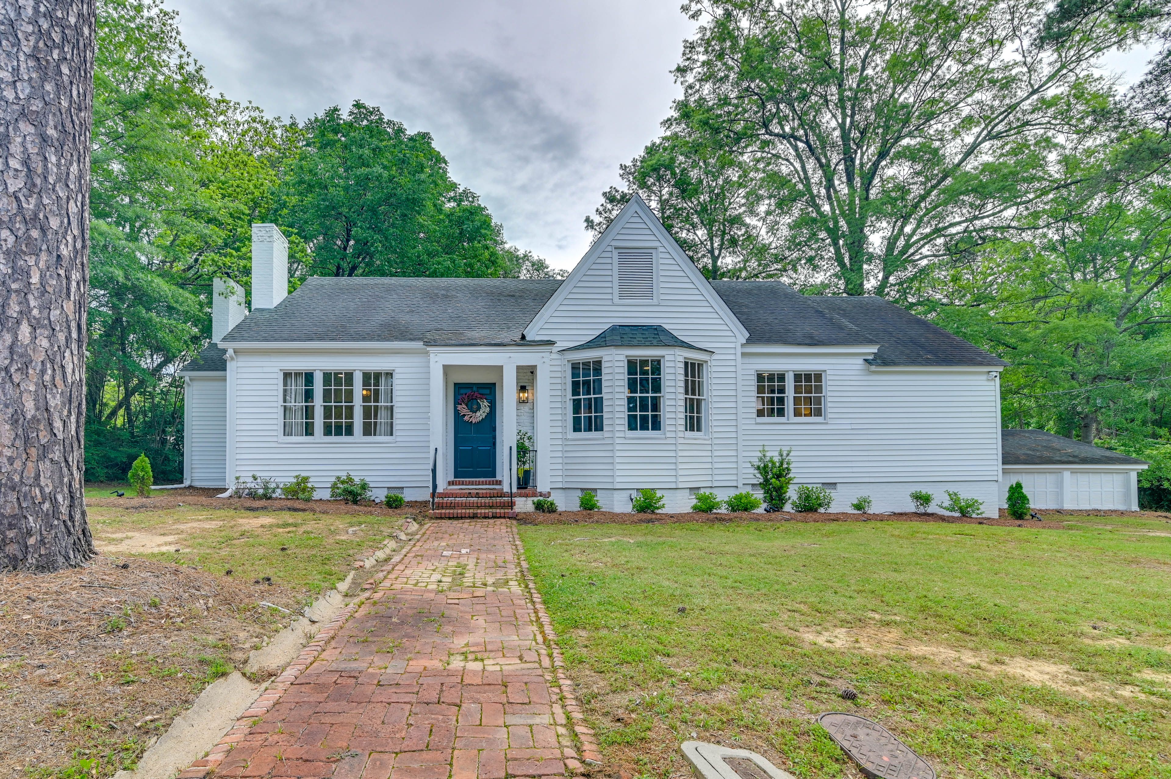 Exterior | Parking | Carport (2 Vehicles) | Driveway (2 Vehicles)