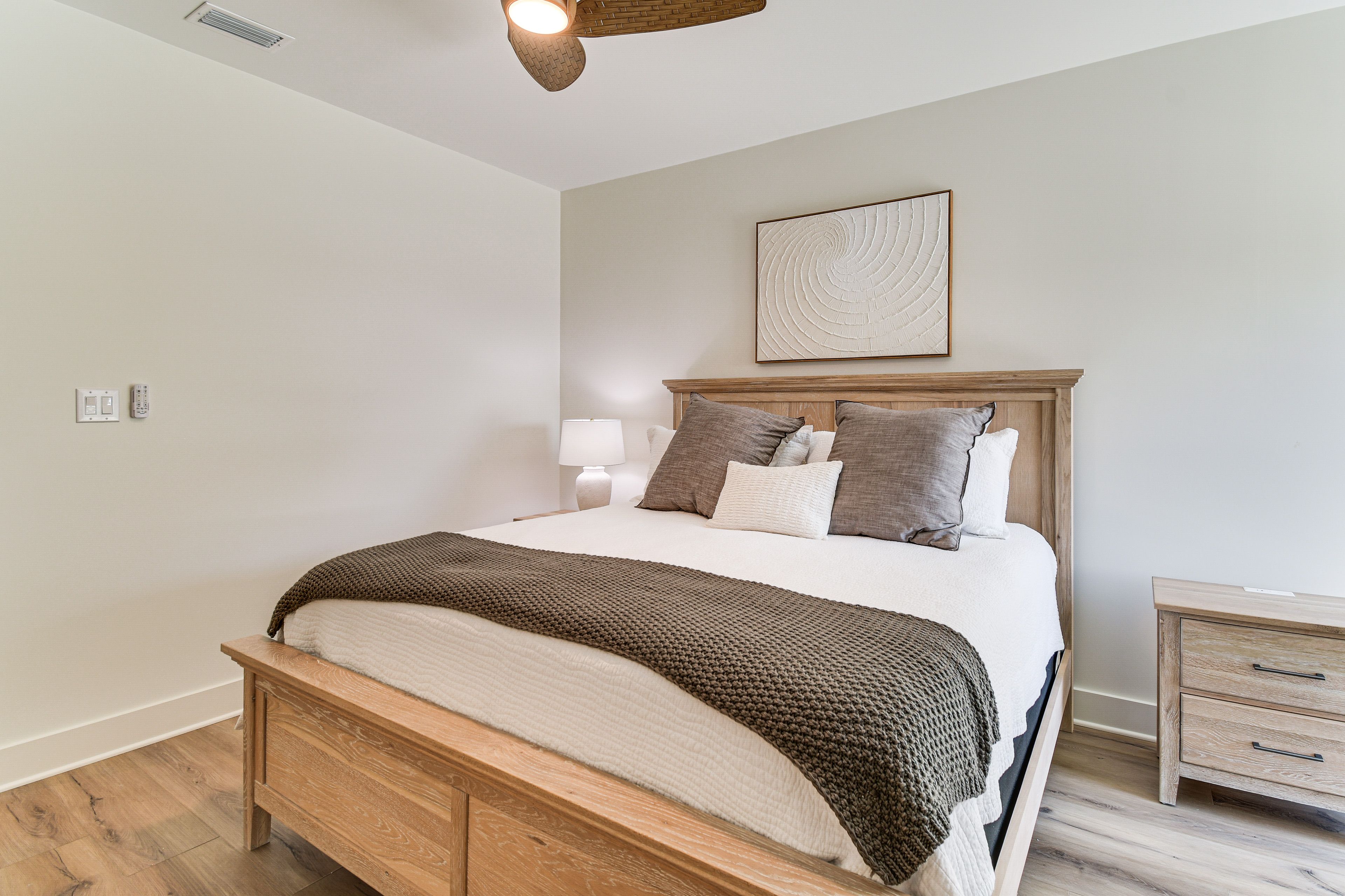 Bedroom 2 | King Bed
