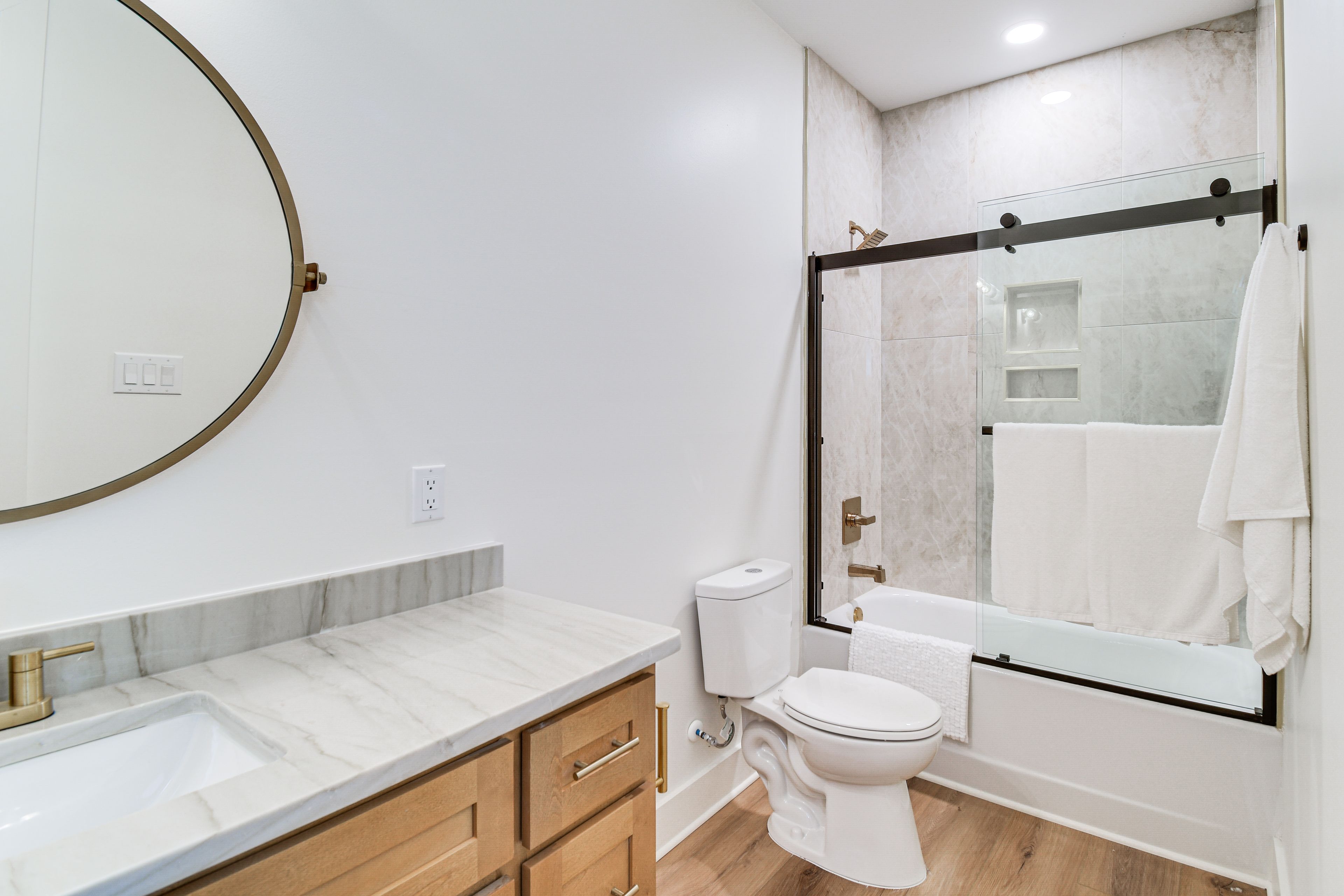 Full Bathroom