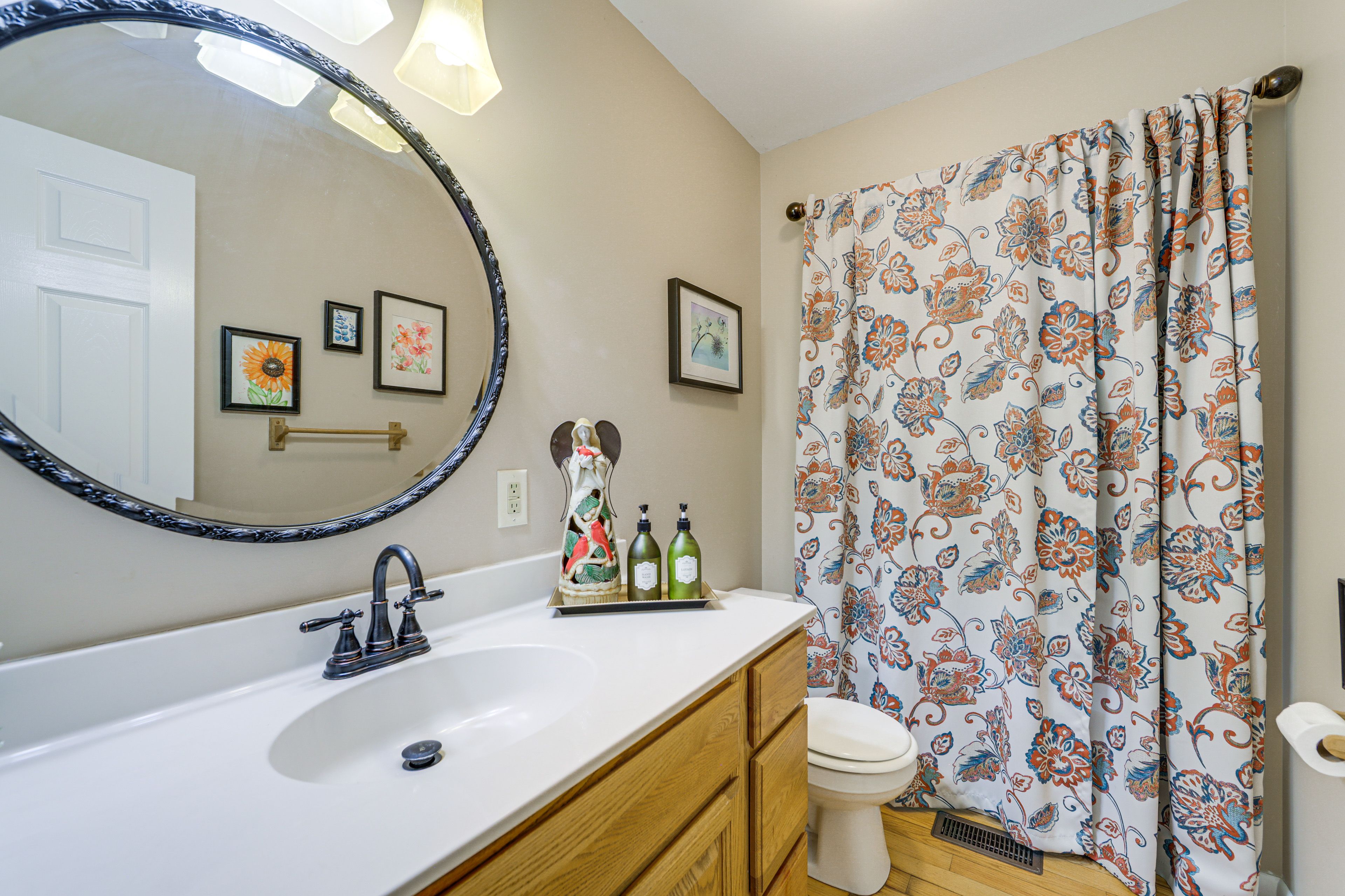 Half Bathroom | 1st Floor