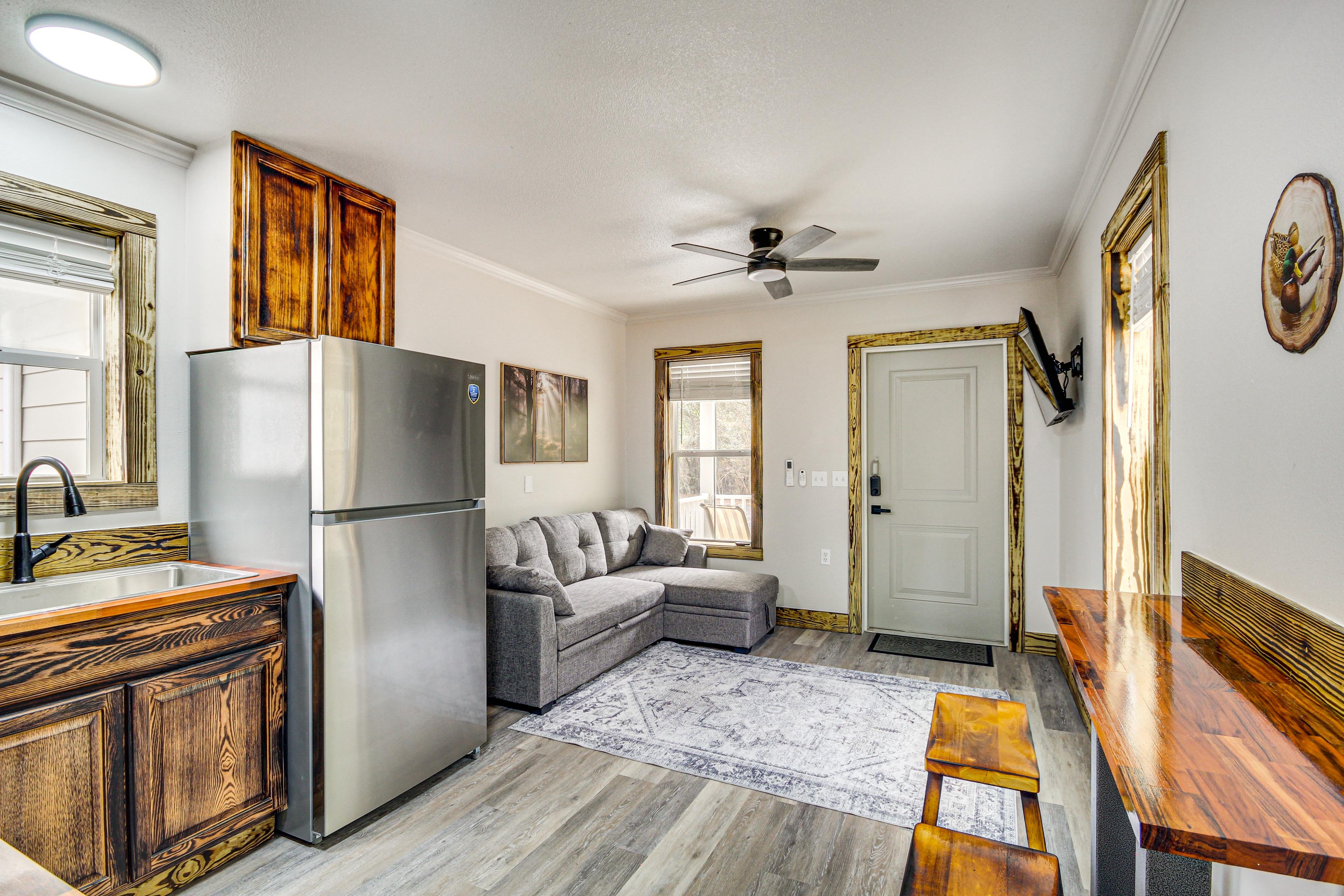 Unit B | Interior