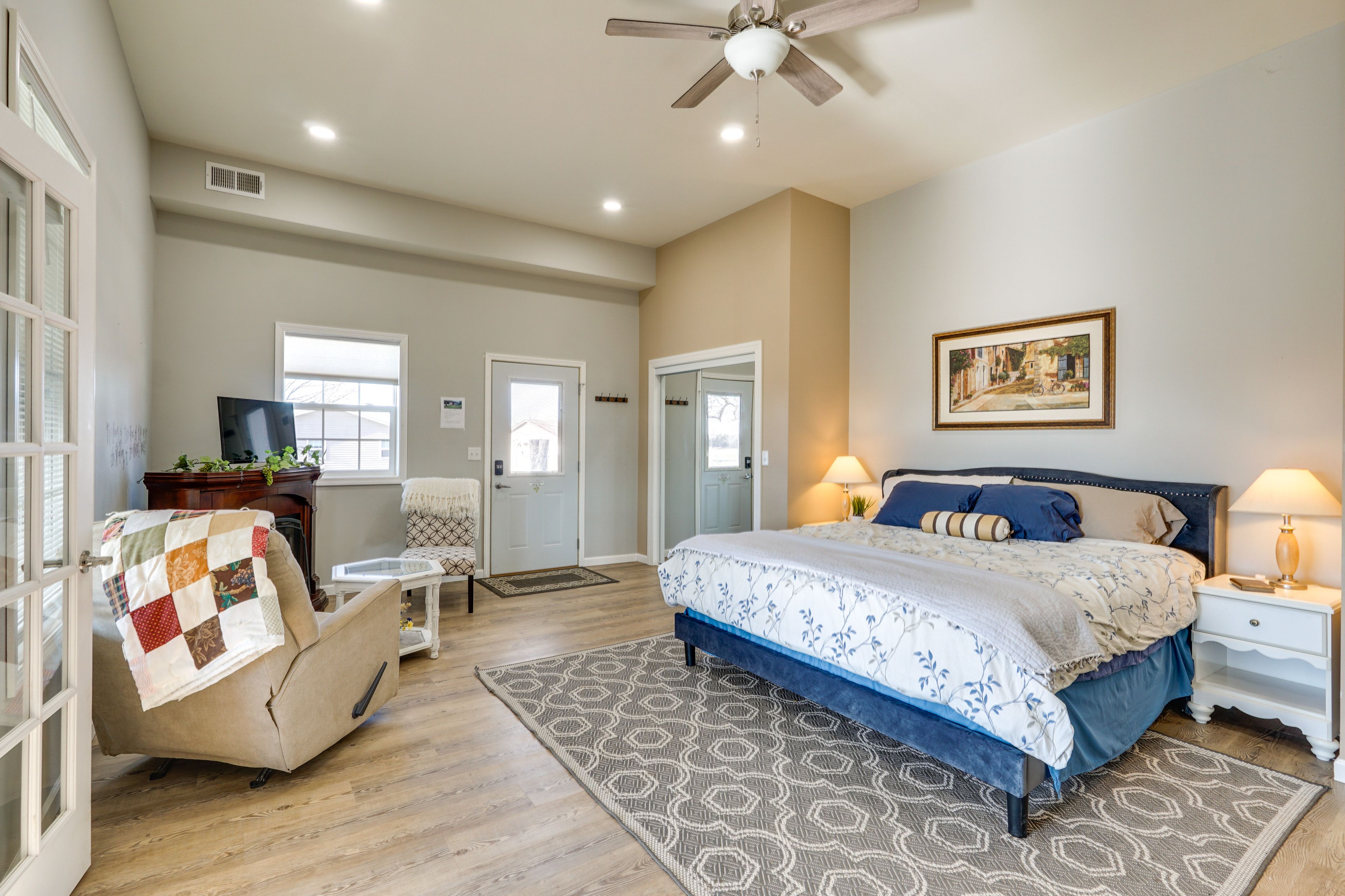 Unit 4 - King Suite | Bedroom 7 | King Bed