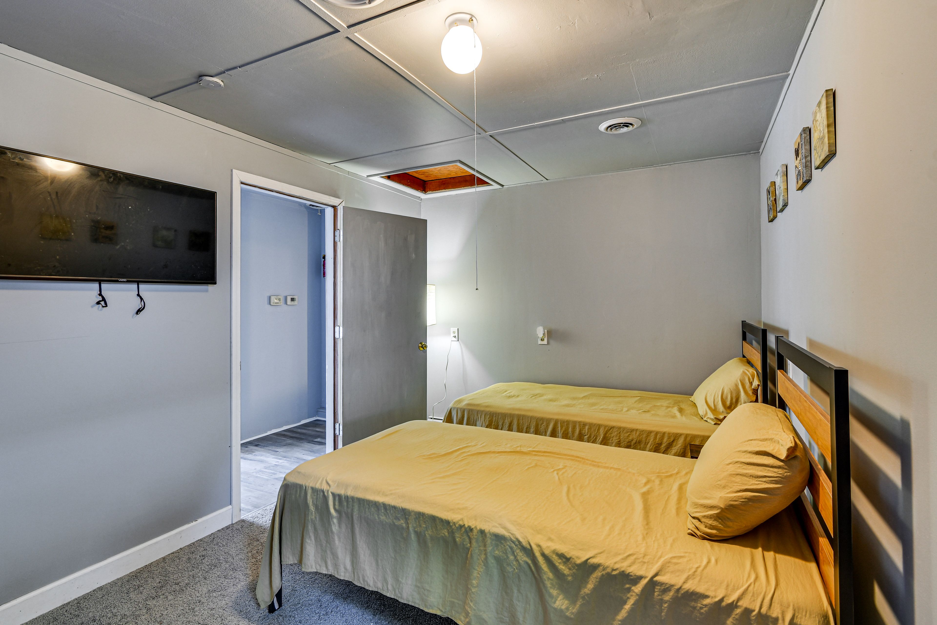 Bedroom 2 | 2 Twin Beds | Full Sleeper Sofa