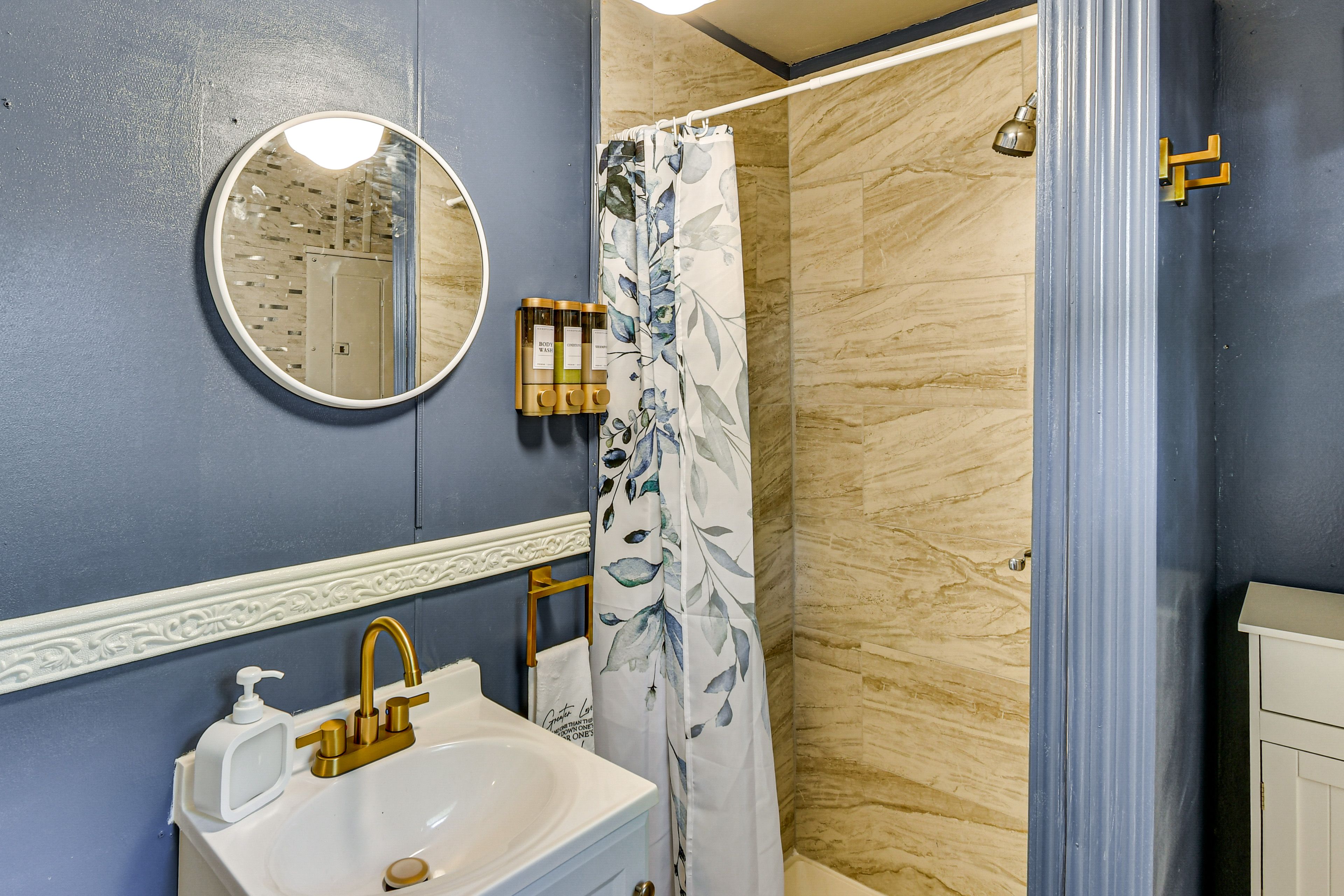 Full Bathroom