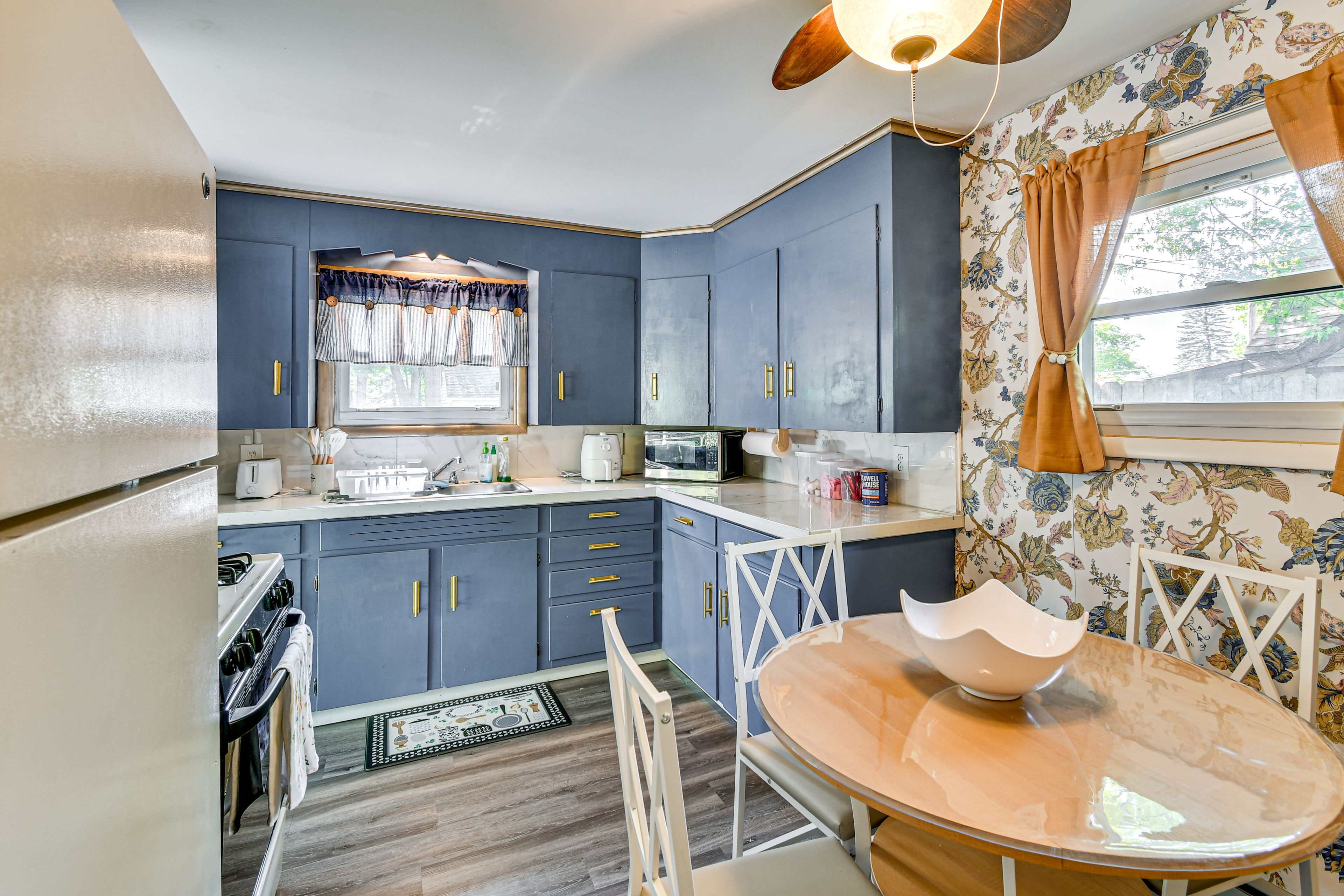 Prudenville Vacation Rental | 3BR | 2BA | 1,029 Sq Ft | 3 Steps to Enter