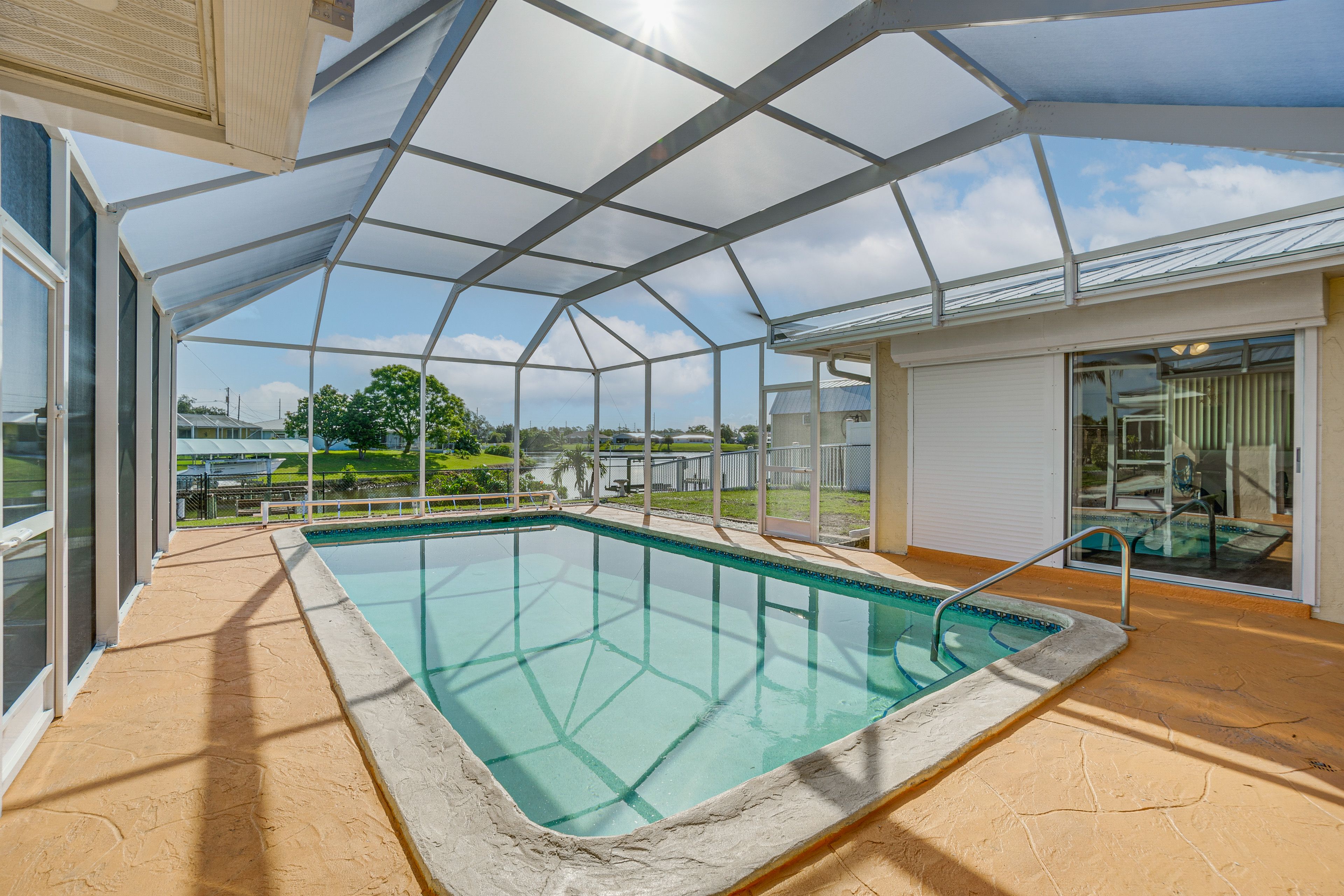 Private Pool | Canal Views