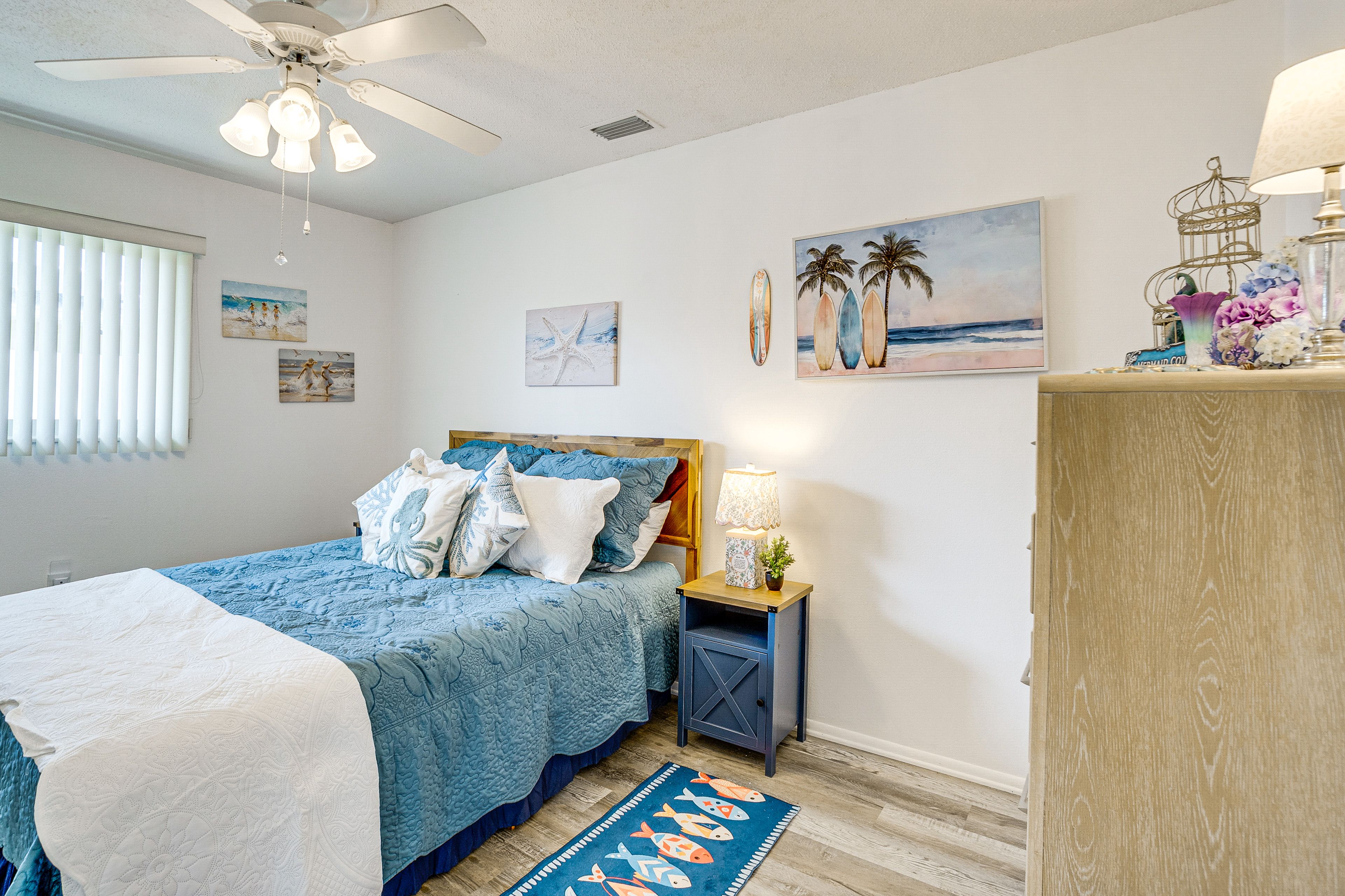 Bedroom 2 | Queen Bed