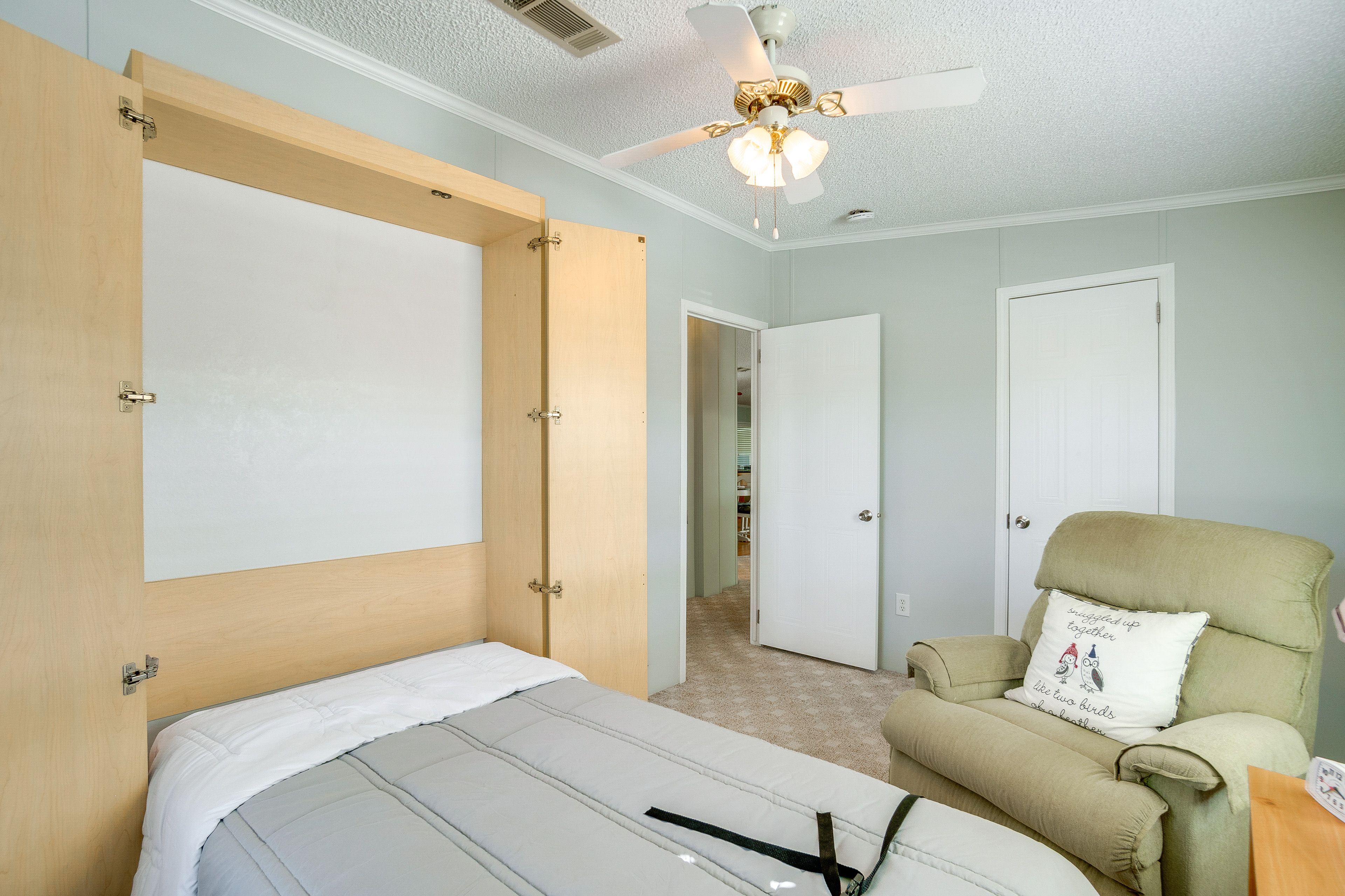 Bedroom 4 | Twin Murphy Bed