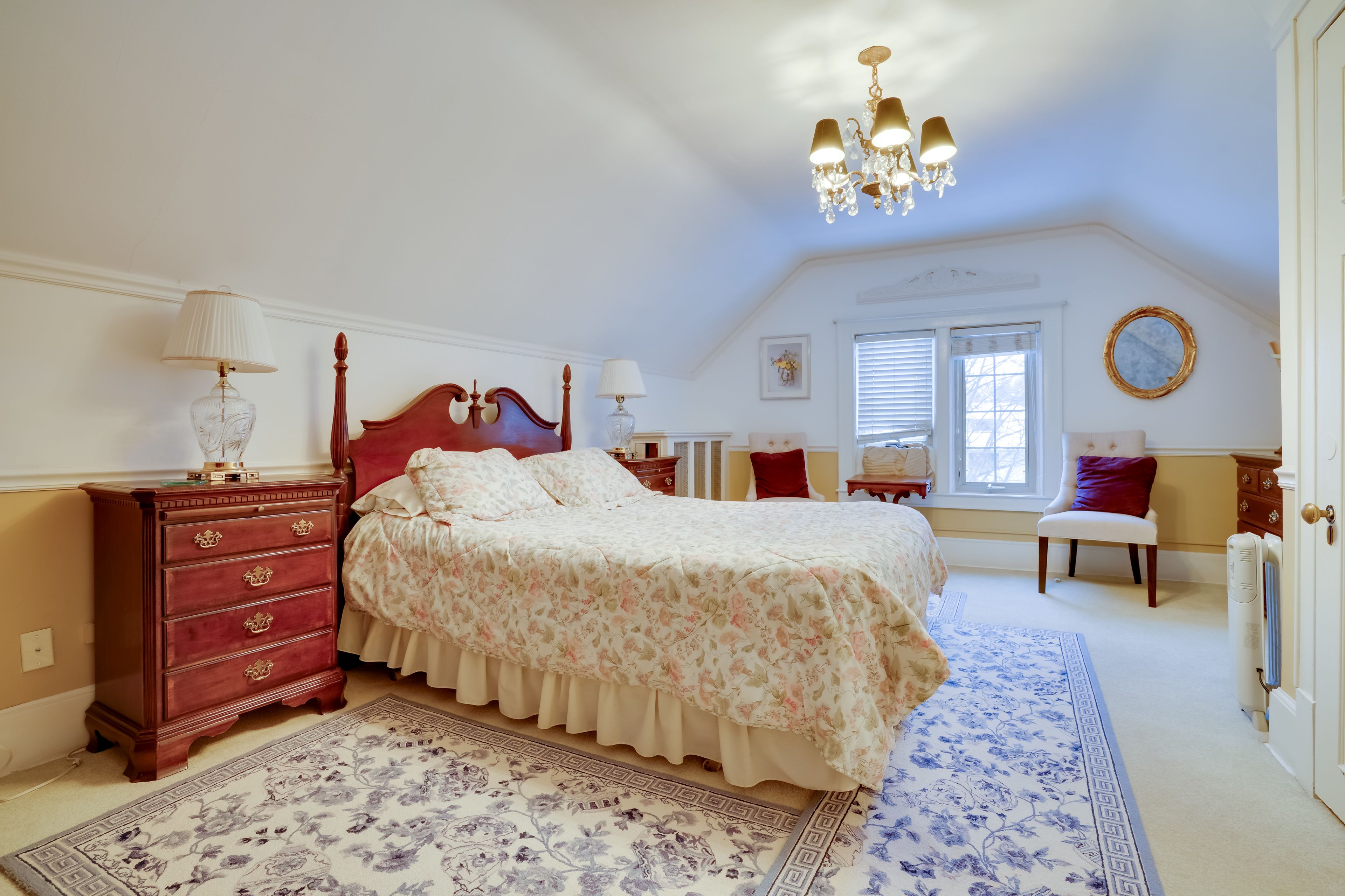 Bedroom 7 | Queen Bed | 3rd Floor