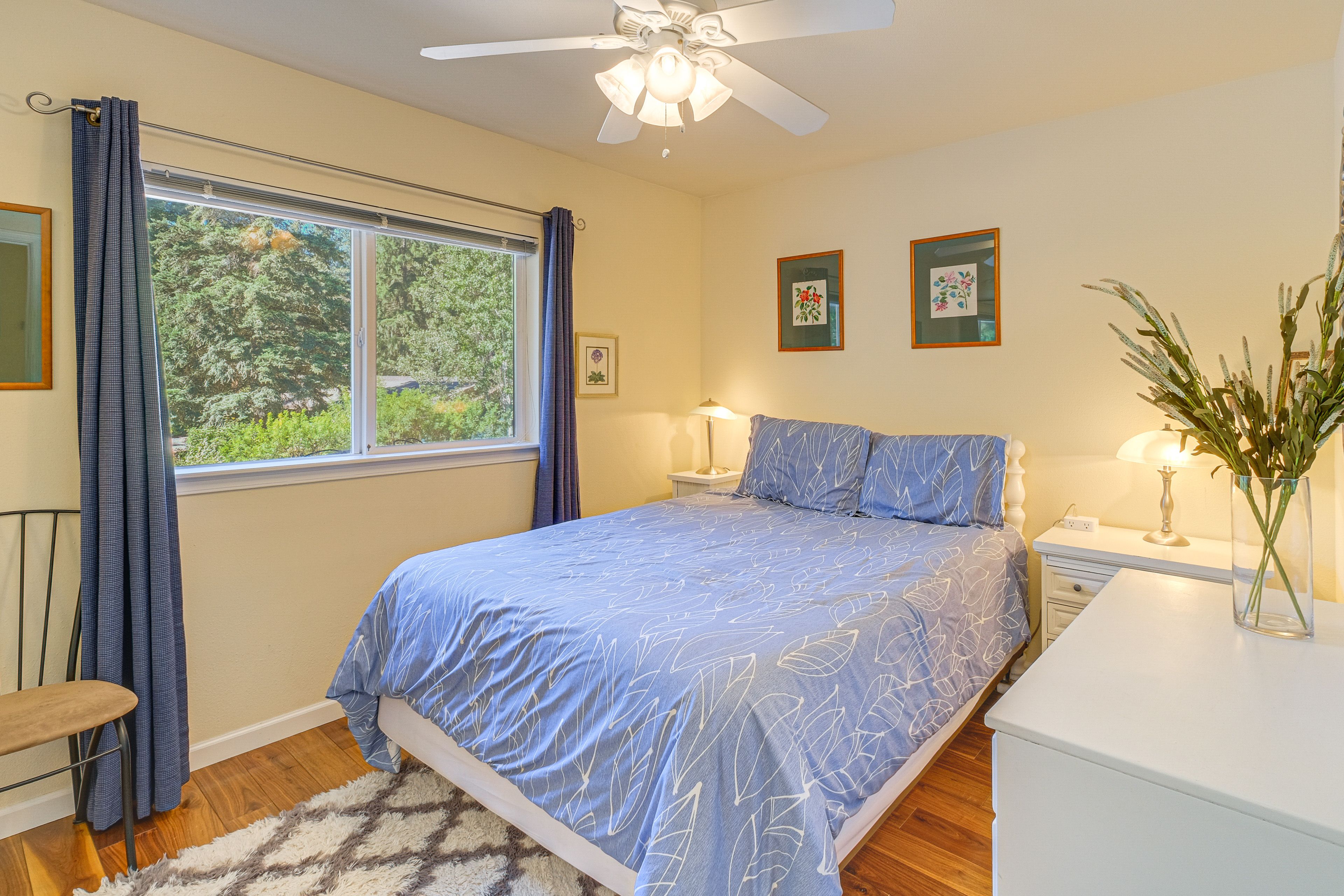 Bedroom 2 | Queen Bed