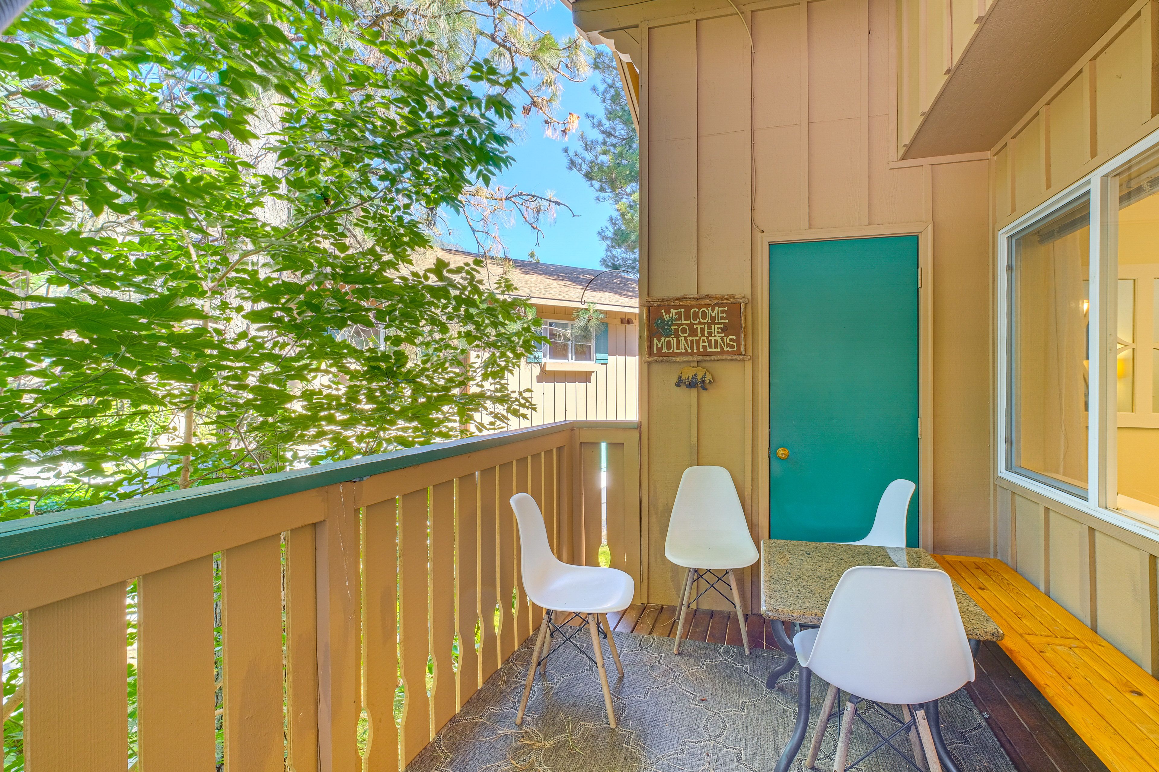 Private Balcony | Outdoor Dining