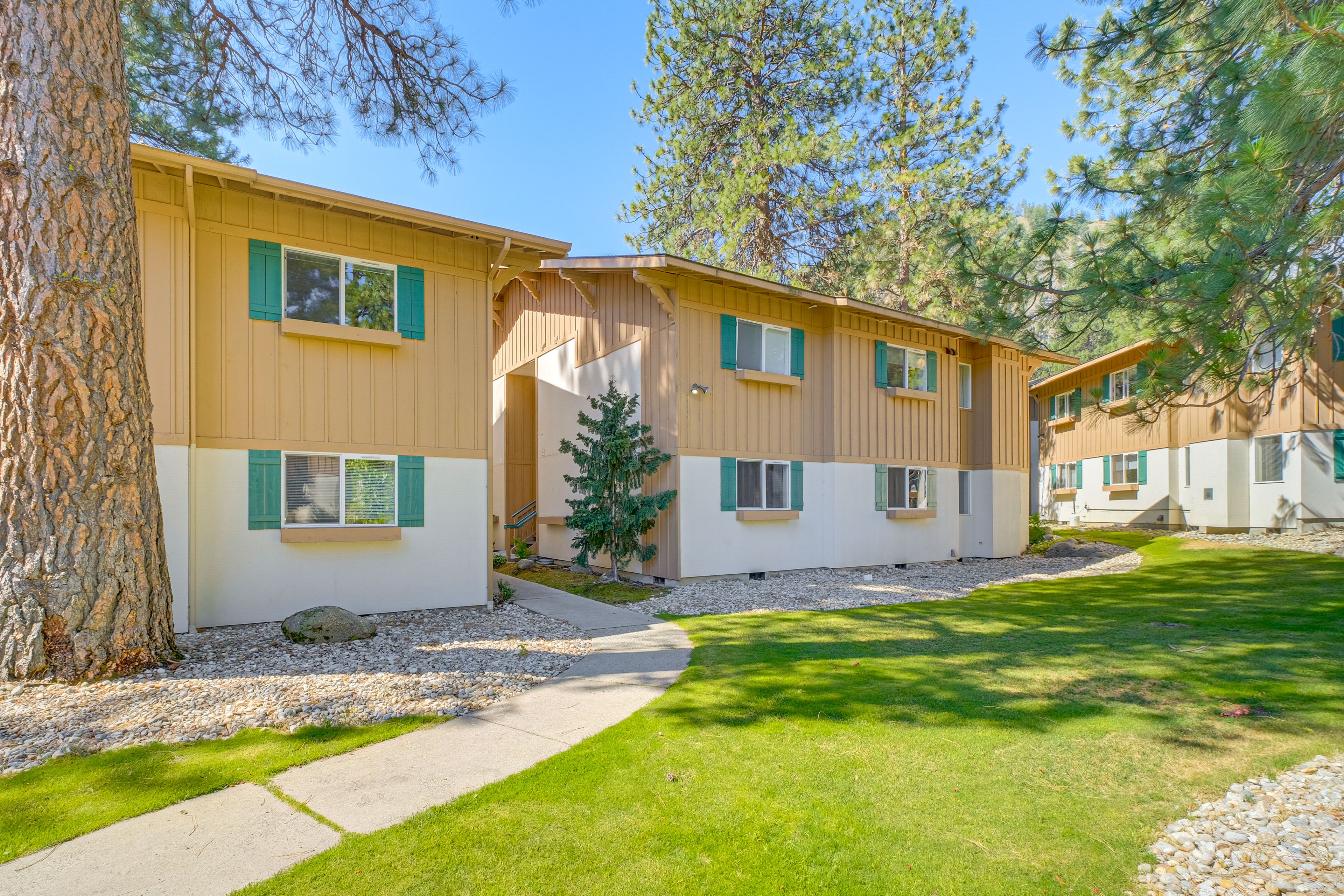Exterior | Single-Story Condo on 2nd Floor