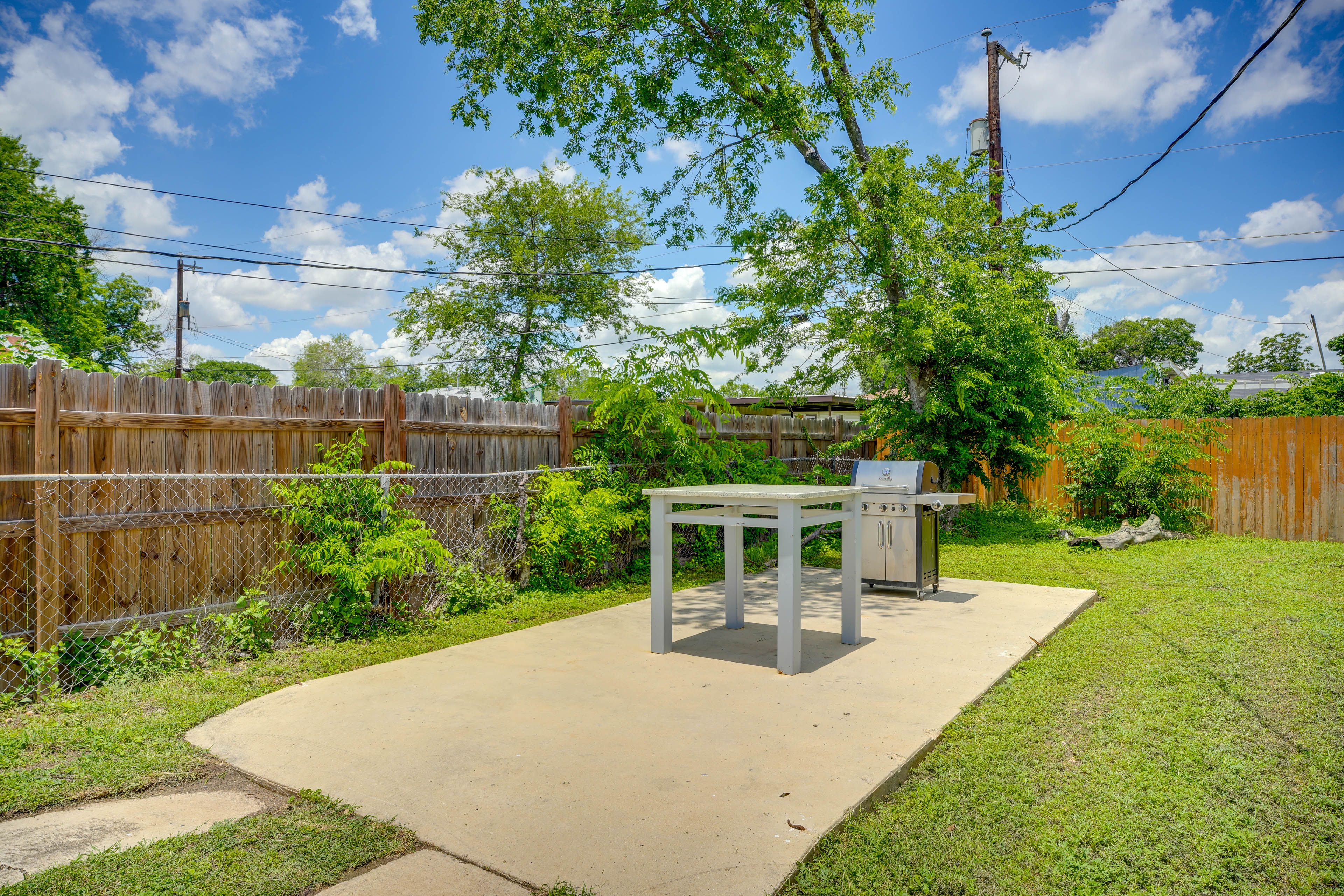 Patio | Gas Grill | Fenced Backyard